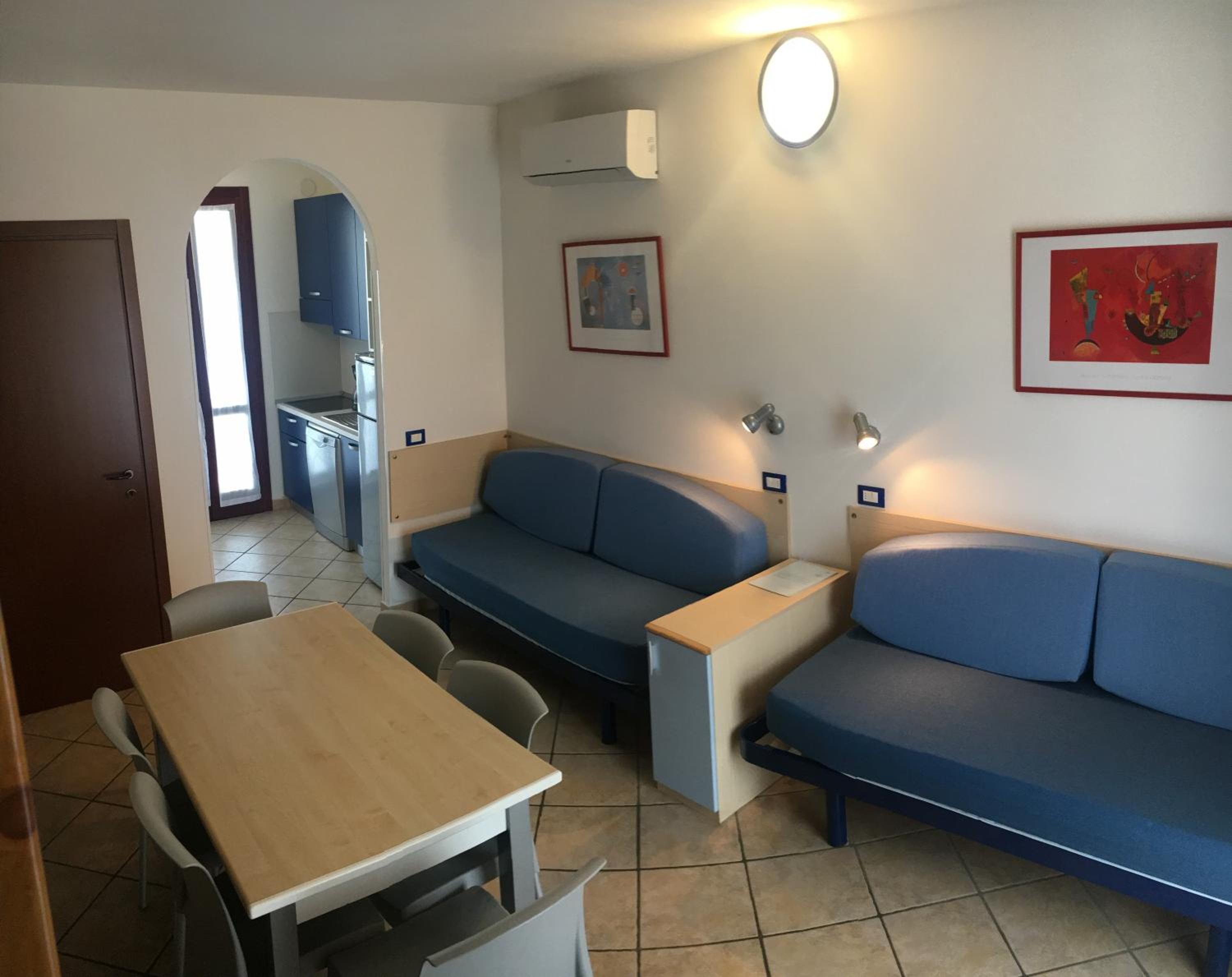 Suite with Pool View - Split Level