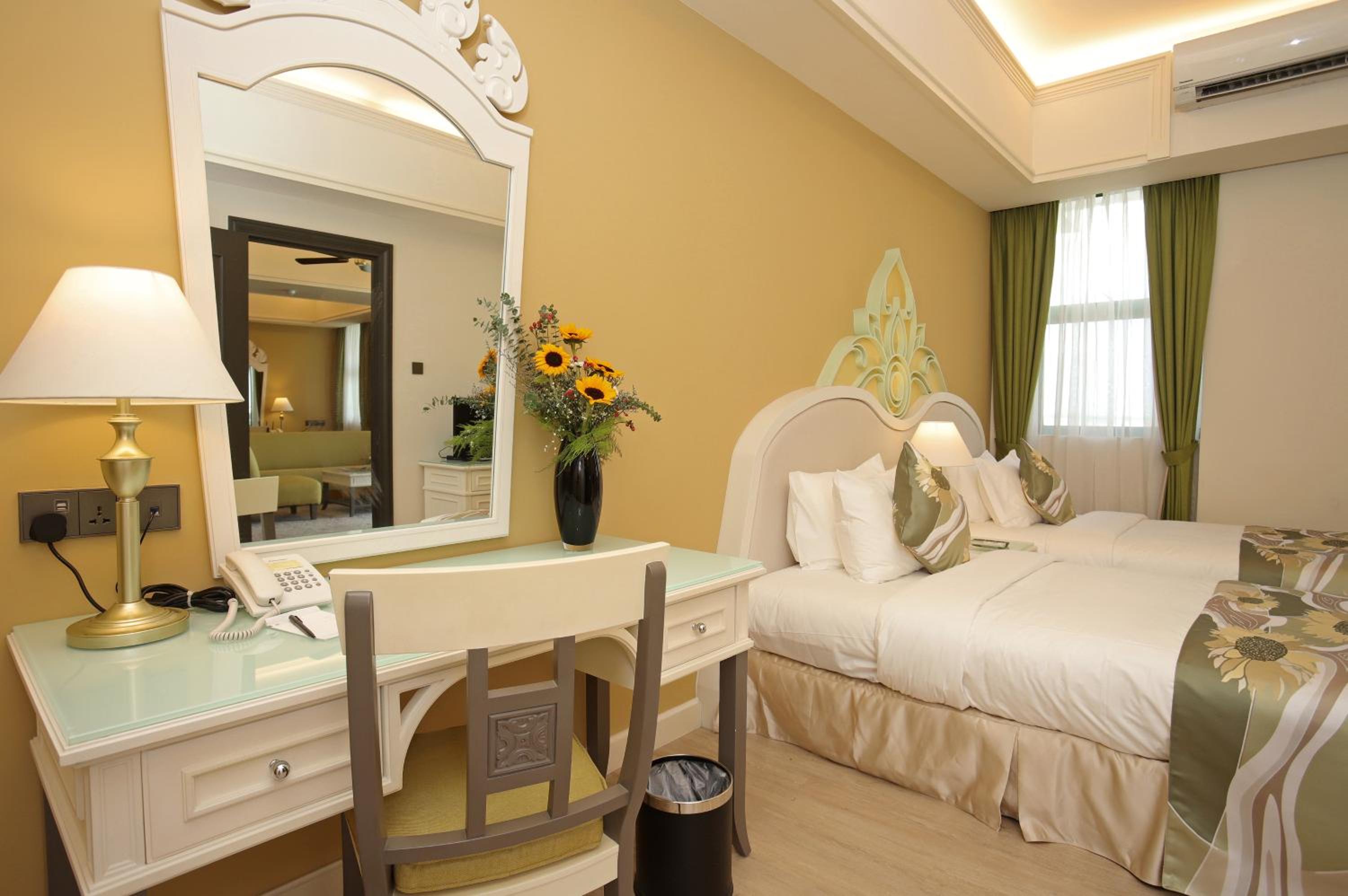Two-Bedrooms Executive - Photo 13