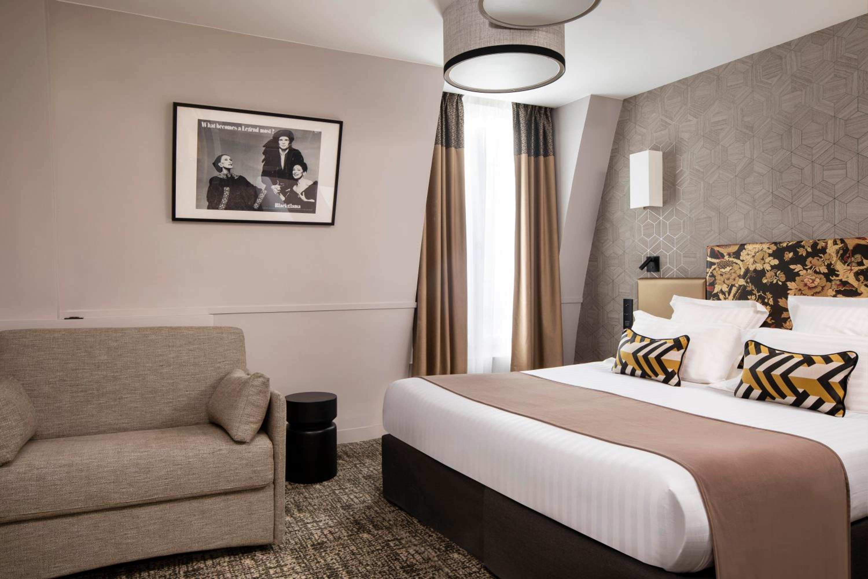 Triple Room thumbnail 5