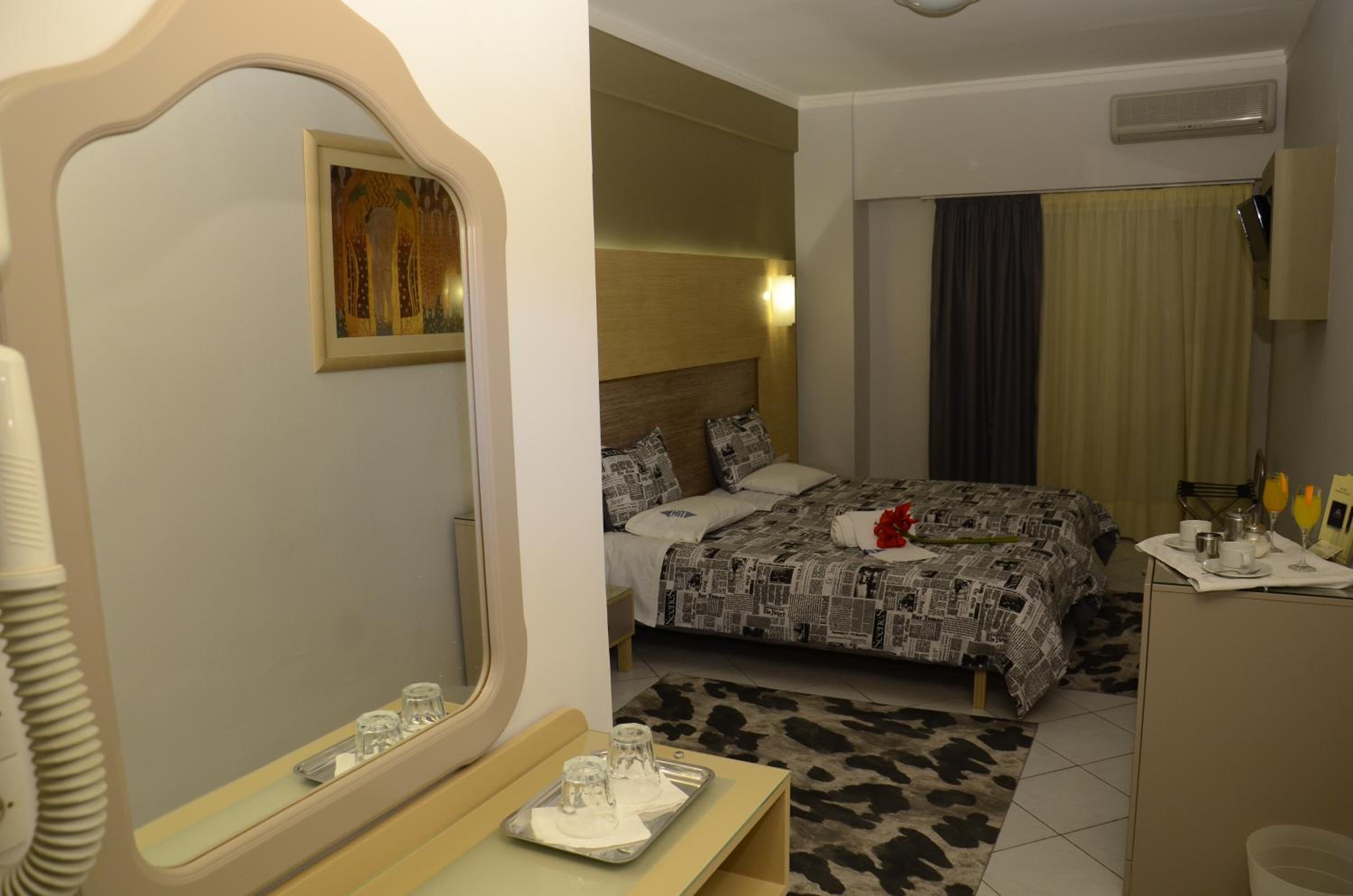 Double or Twin Room - Photo 4