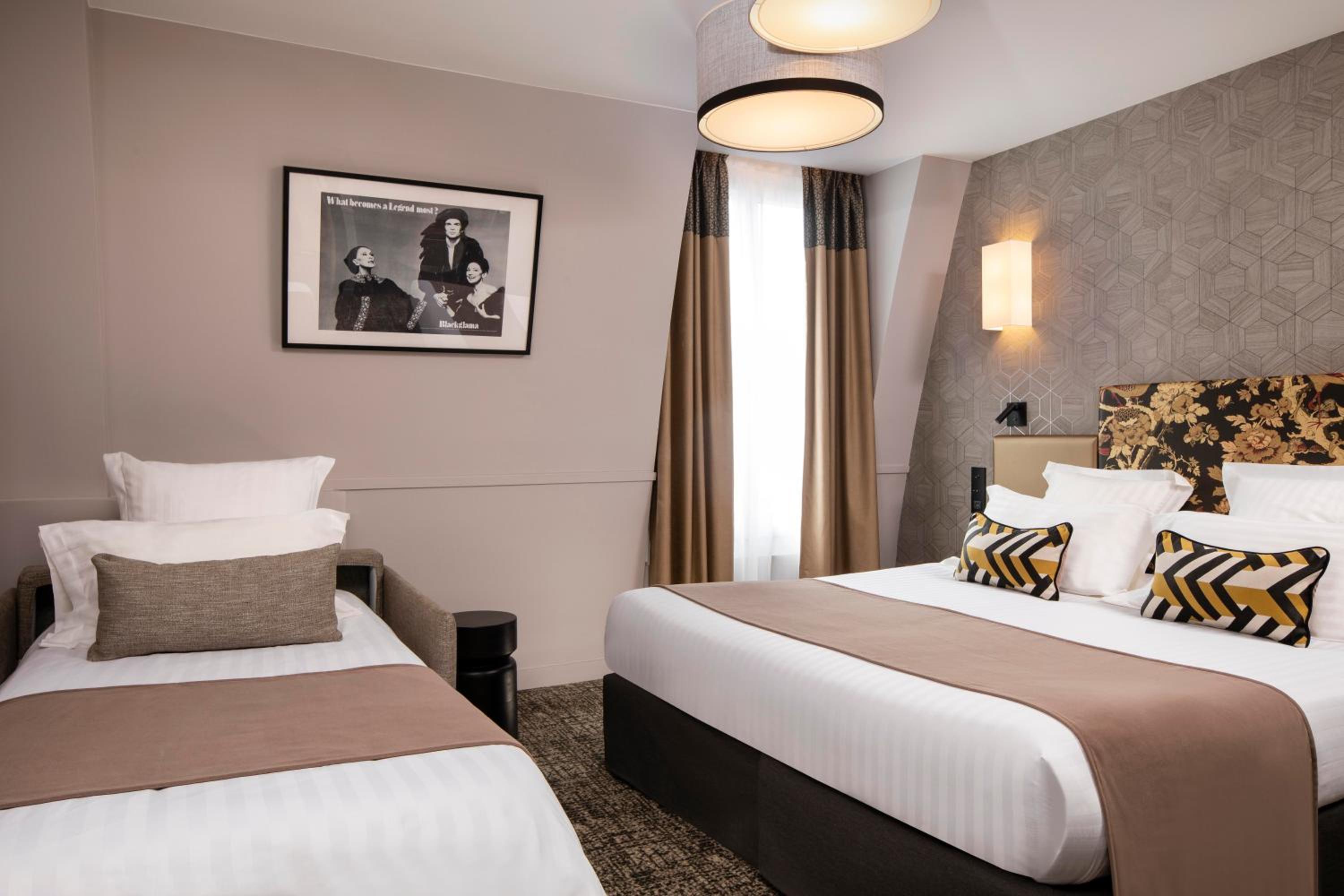 Triple Room thumbnail 6