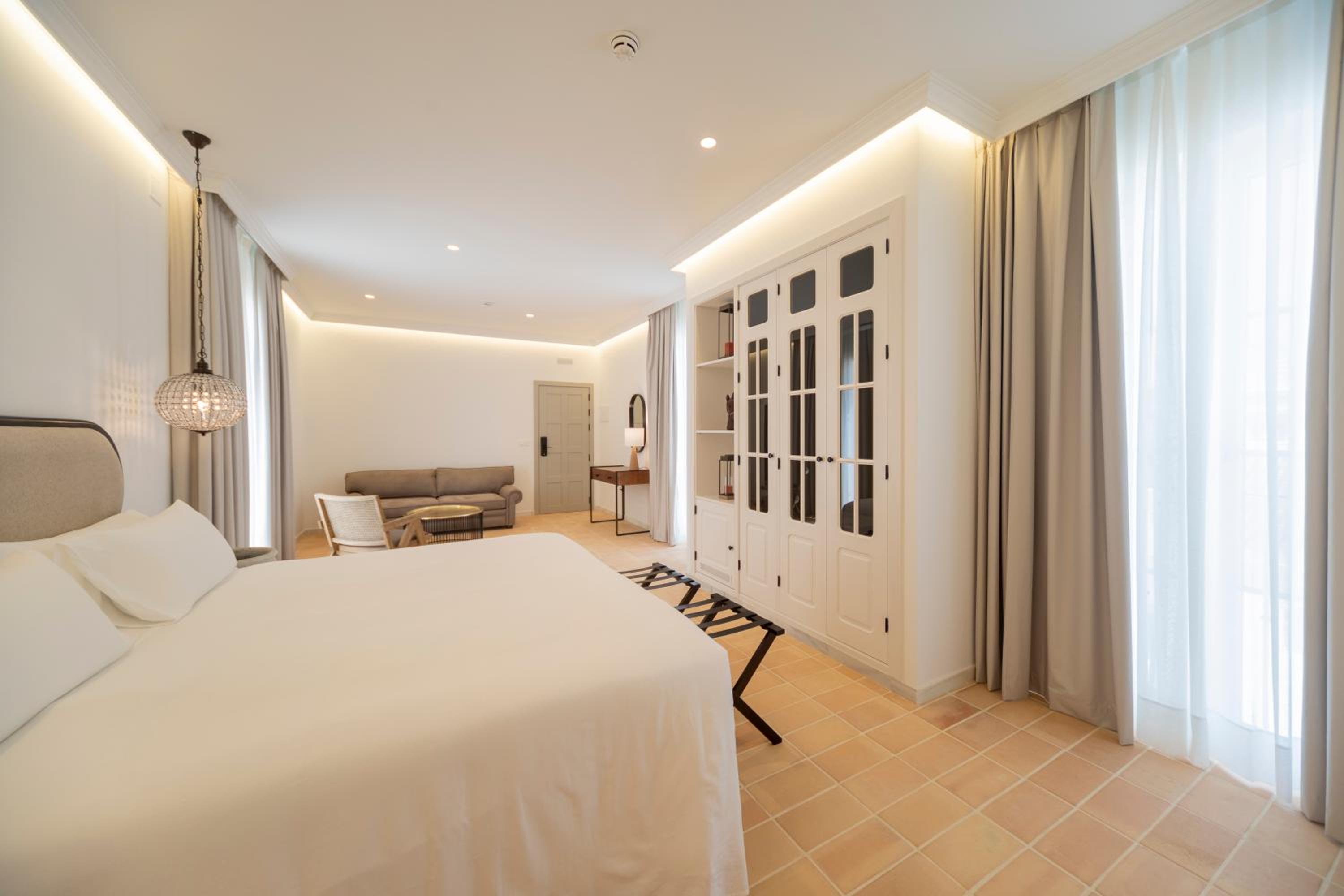 Junior Suite - Photo 12