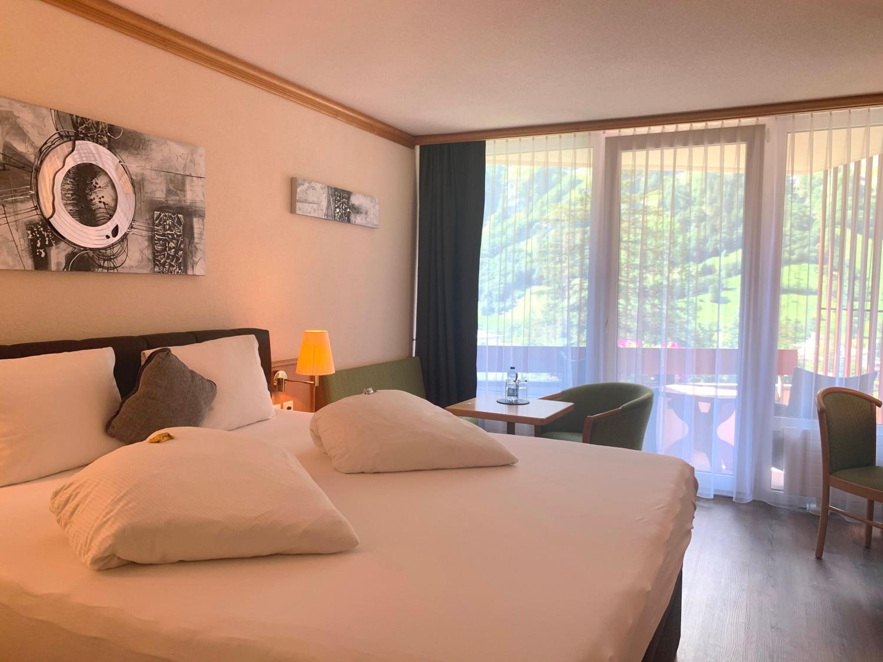 Double Room with Balcony - Photo 4