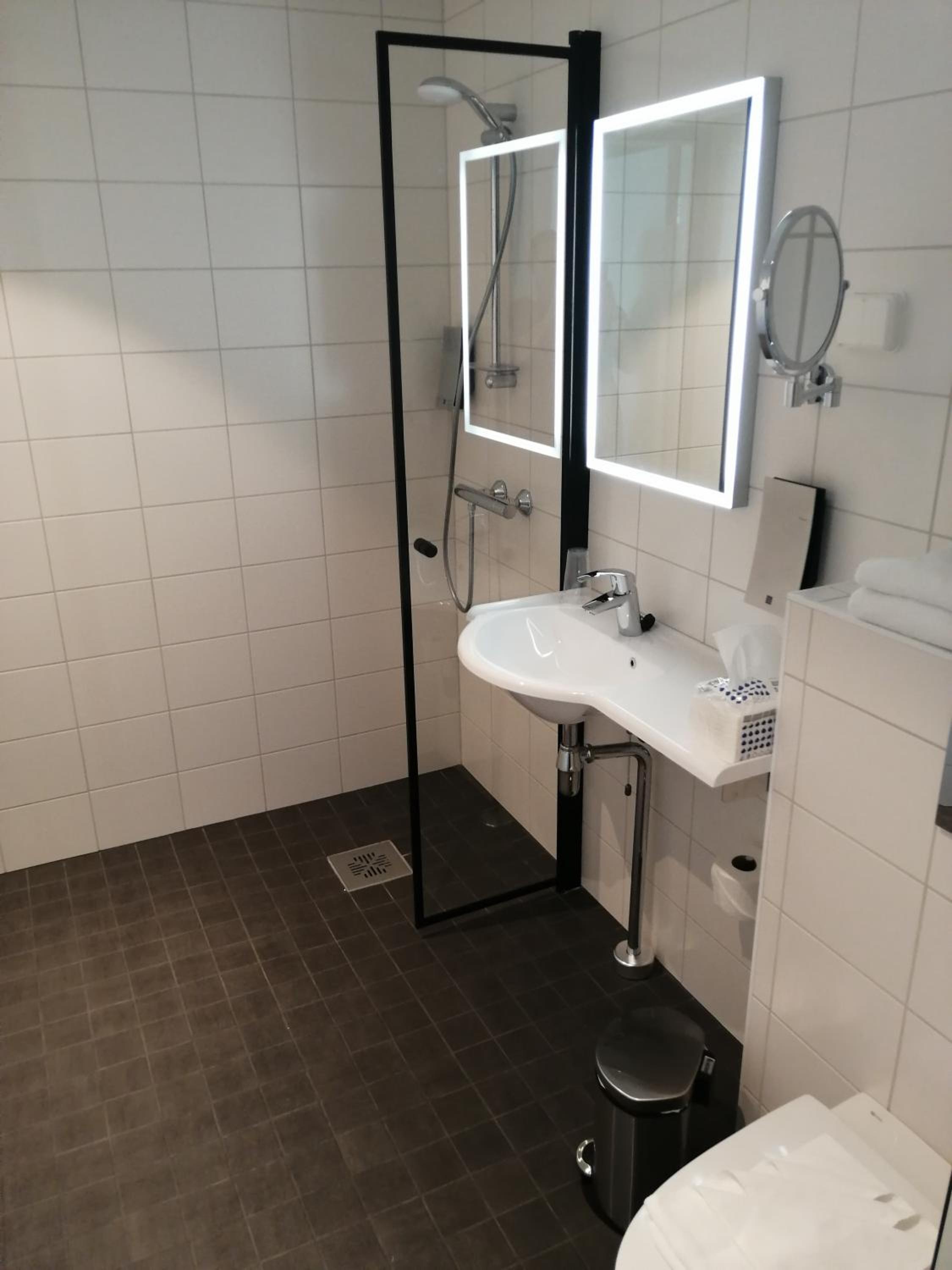Comfort Twin Room - Photo 8