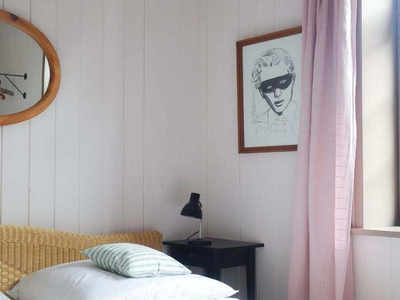 One-Bedroom House photo 1