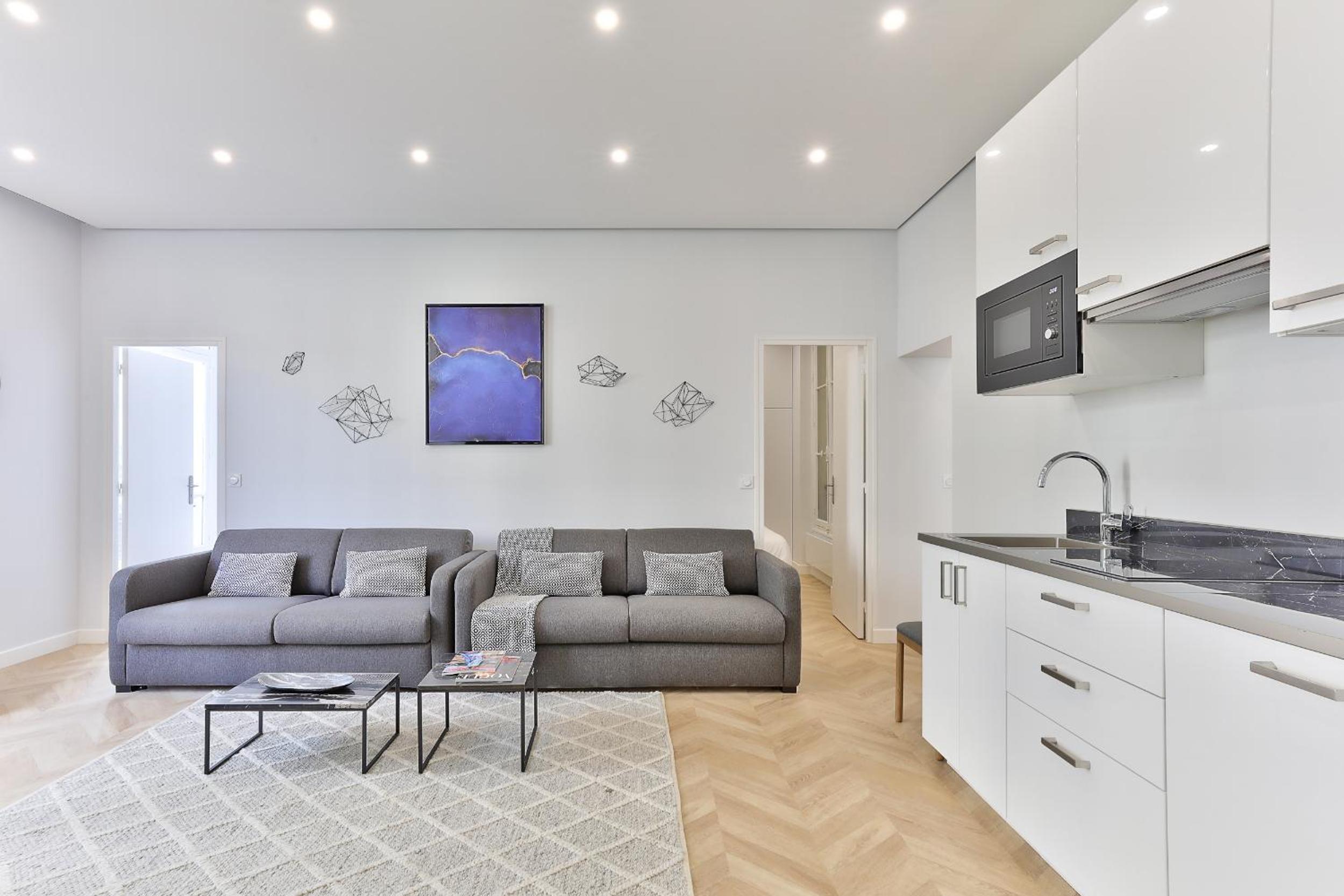 Apartment photo 2