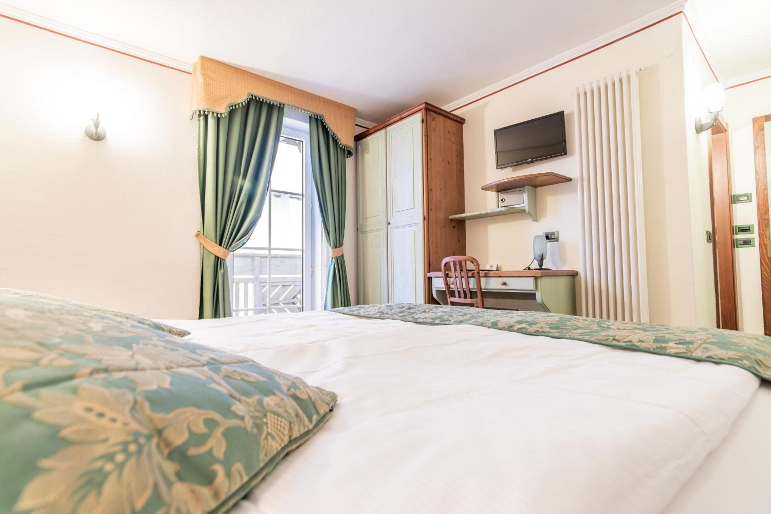 Comfort Triple Room (2 Adult + 1 Child)  - Photo 1