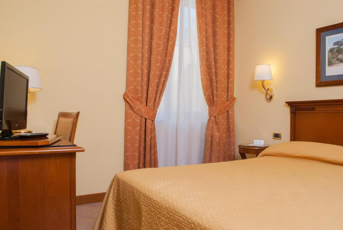 Economy Double Room photo 1