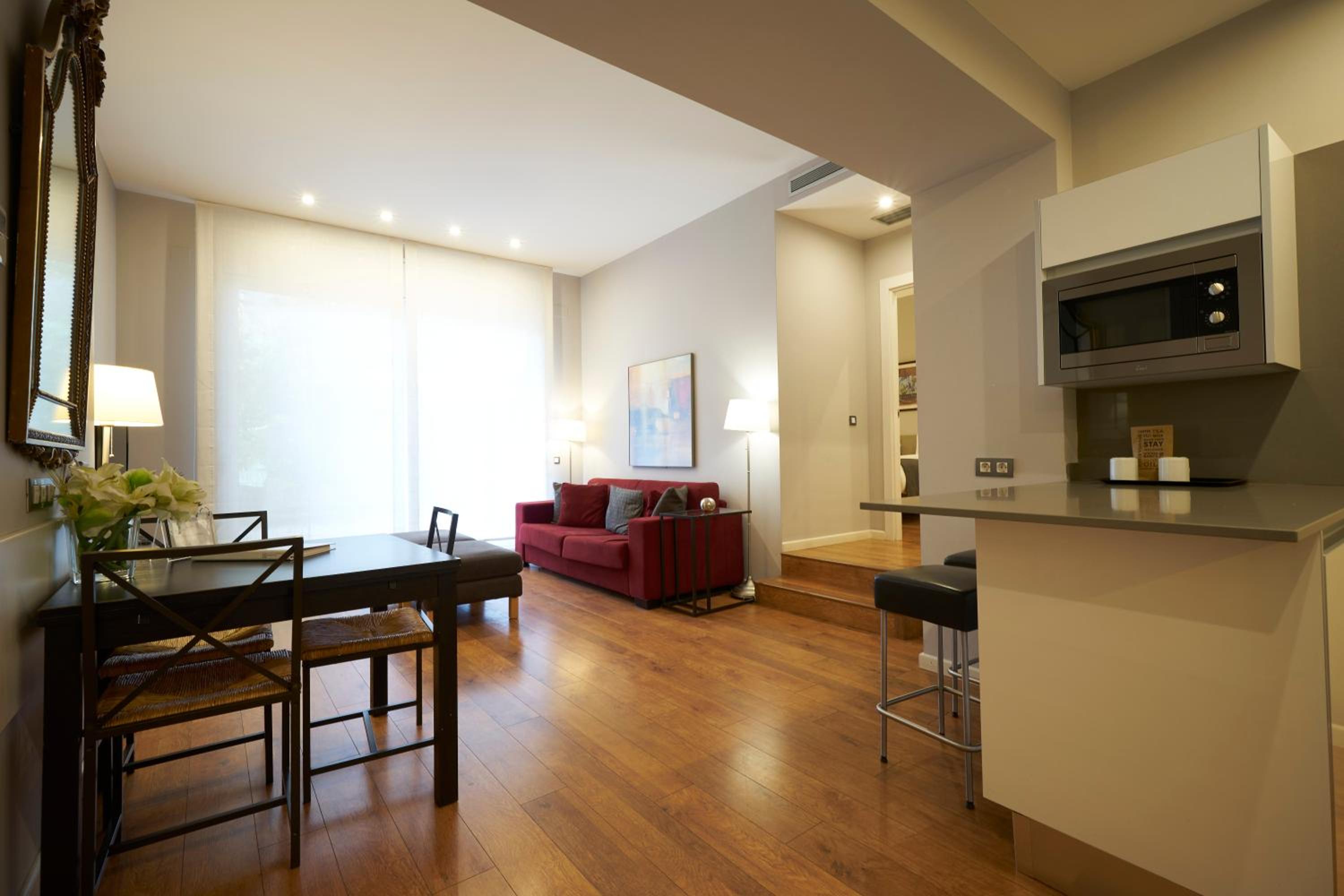 Premier Two-Bedroom Apartment photo 2