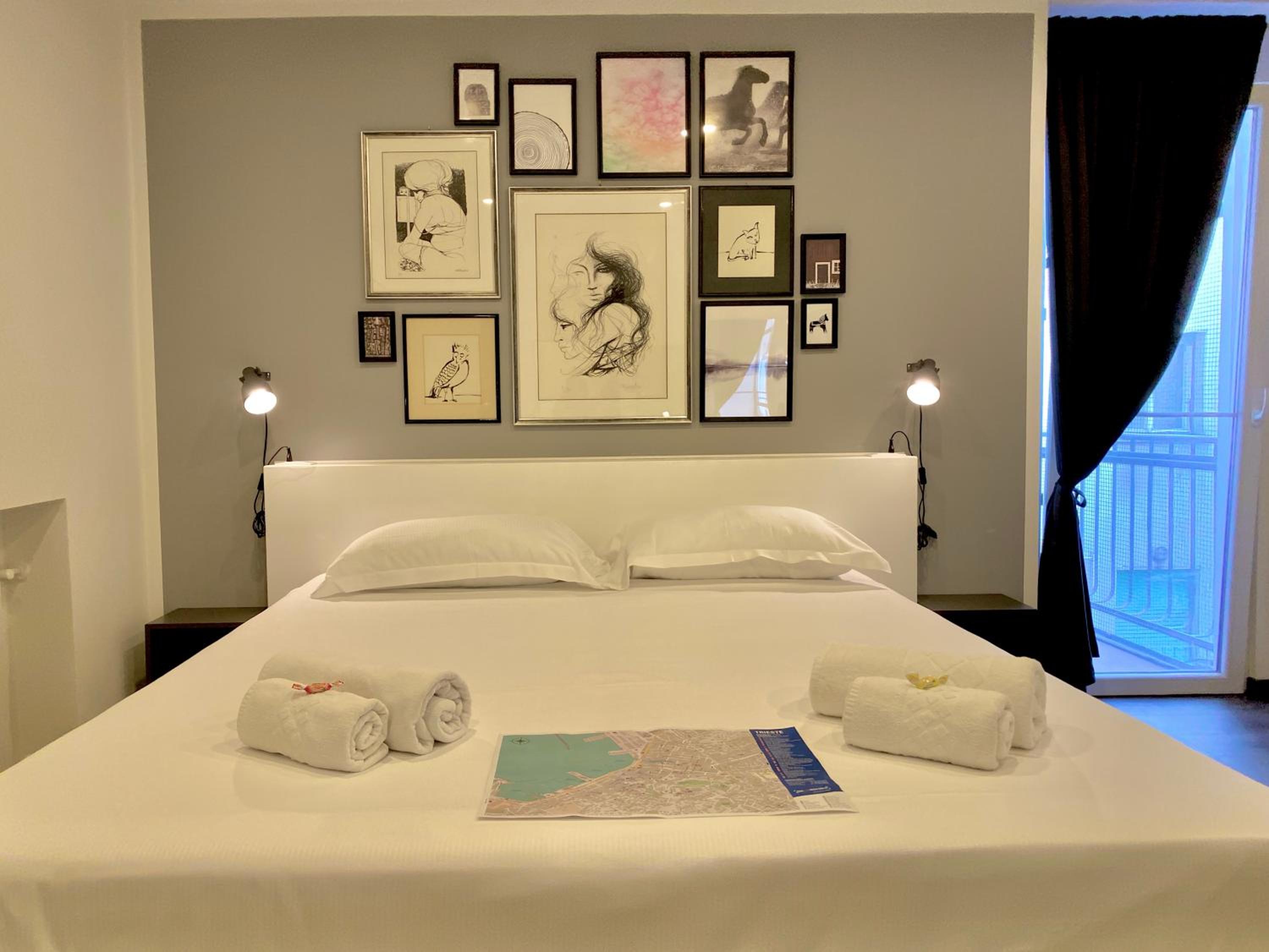 Double or Twin Room with Bathroom