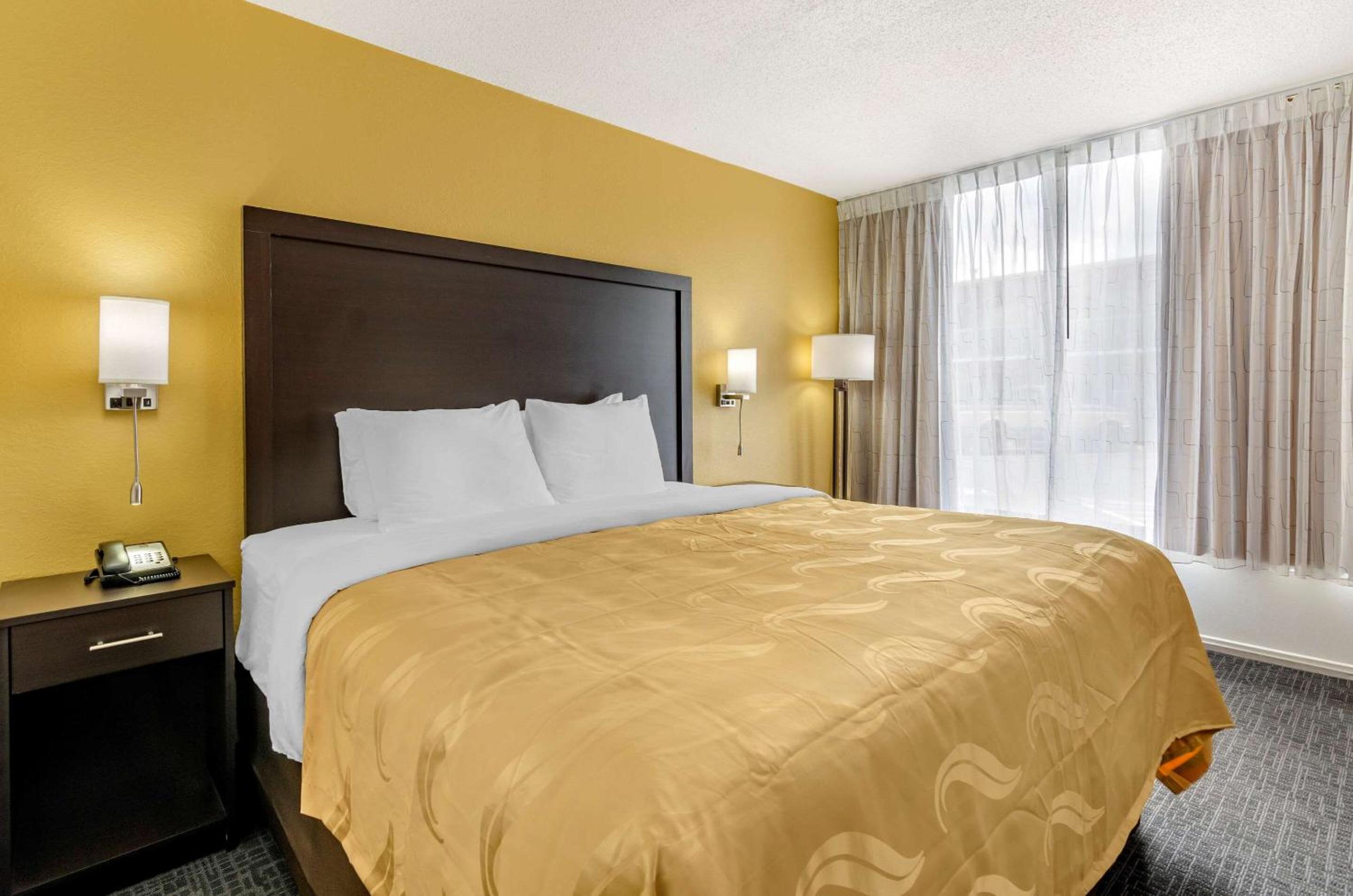 King Room - Accessible/Non-Smoking - Photo 4