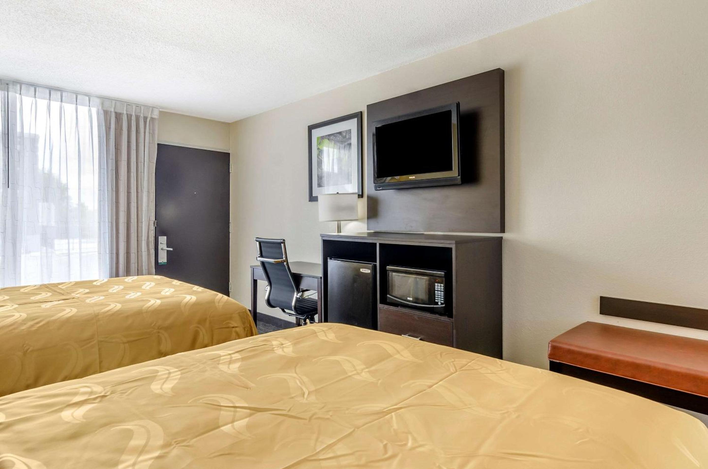 Double Room with Two Double Beds - Non-Smoking - Photo 1