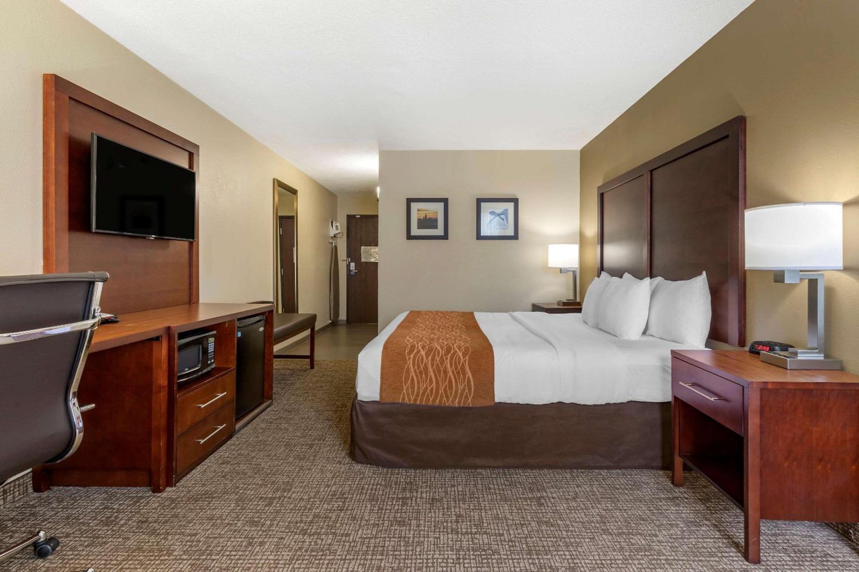 King Room - Accessible/Non-Smoking - Photo 1