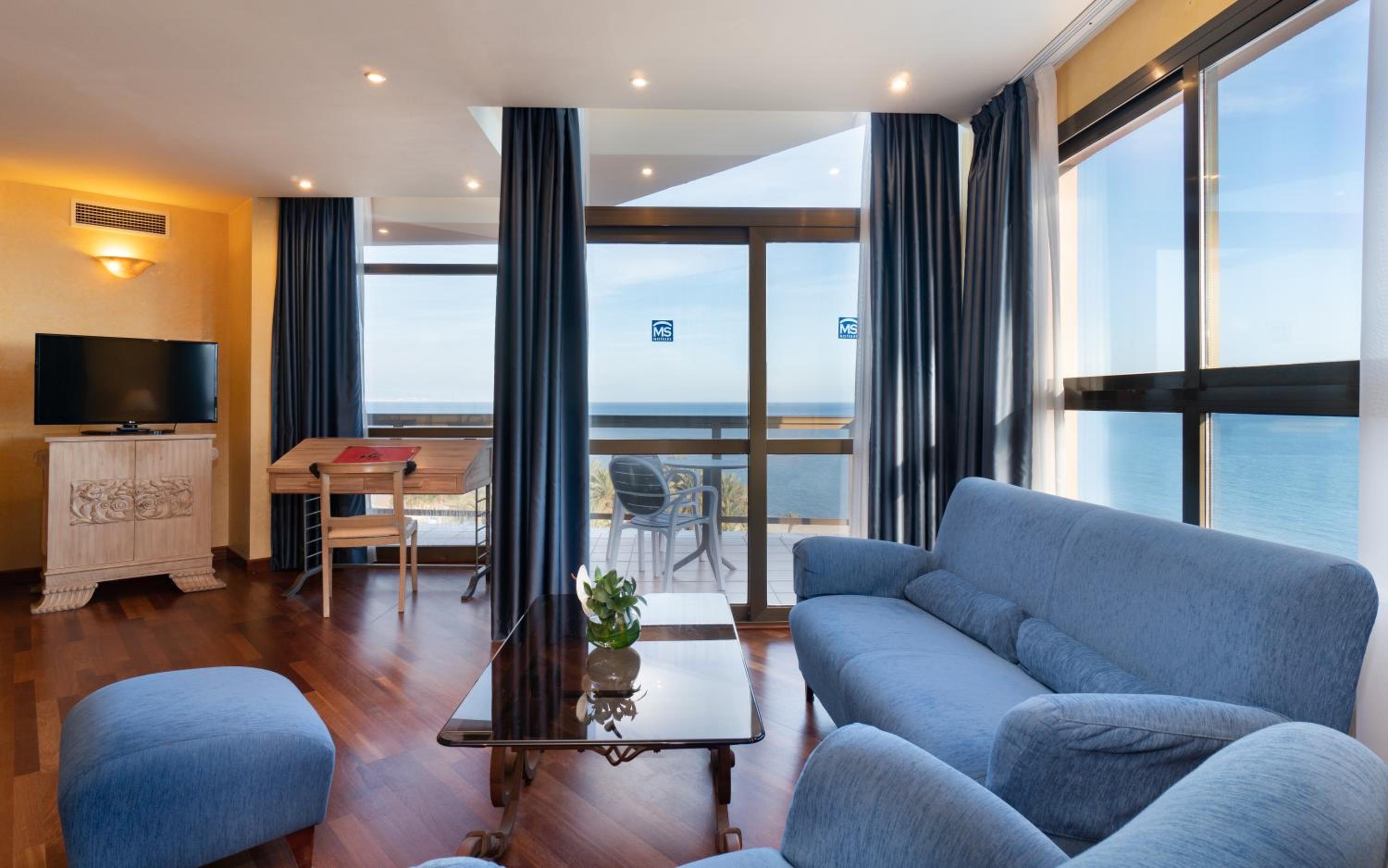 Luxury Suite - Photo 4
