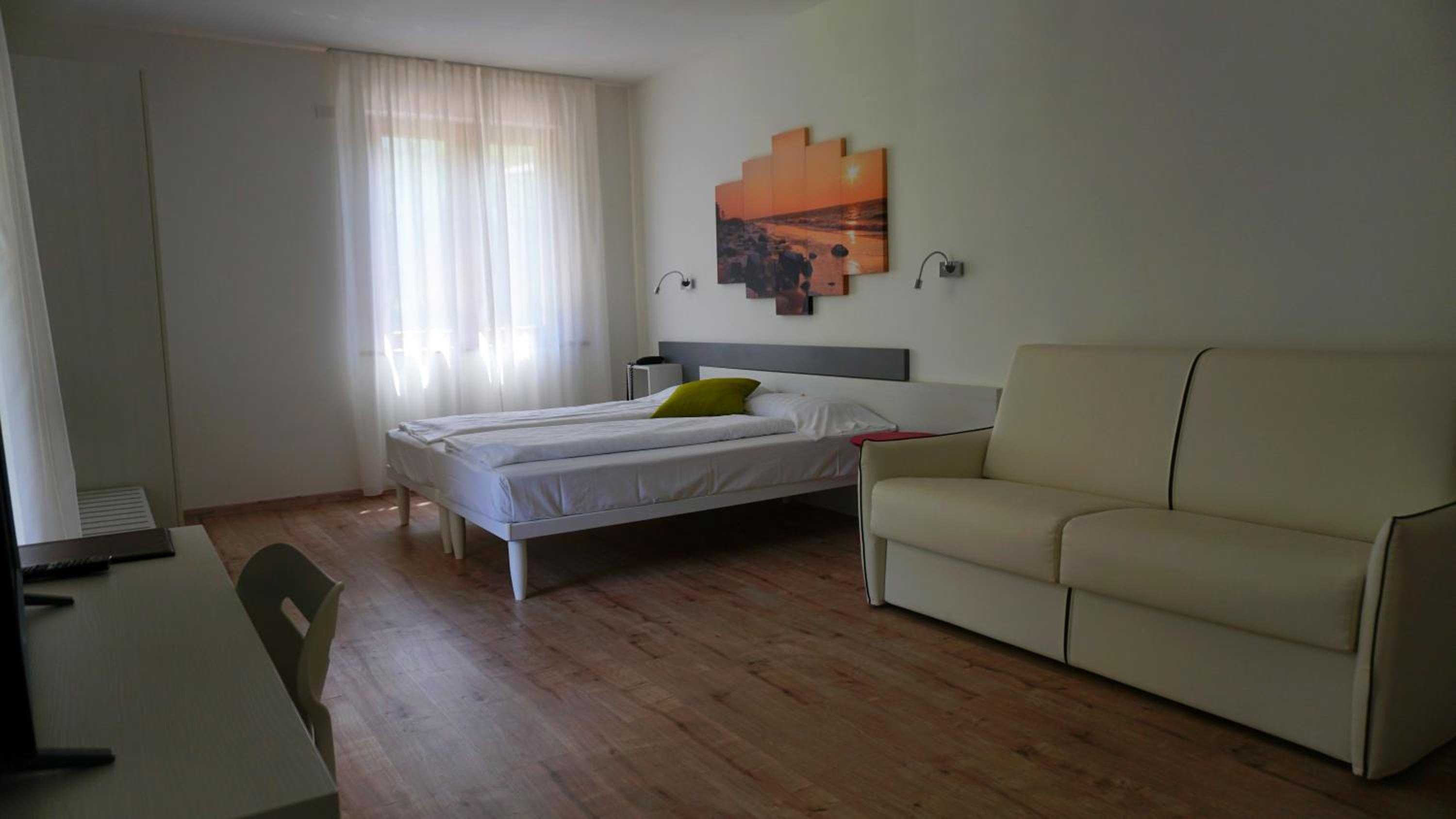 Double or Twin Room with Lake View