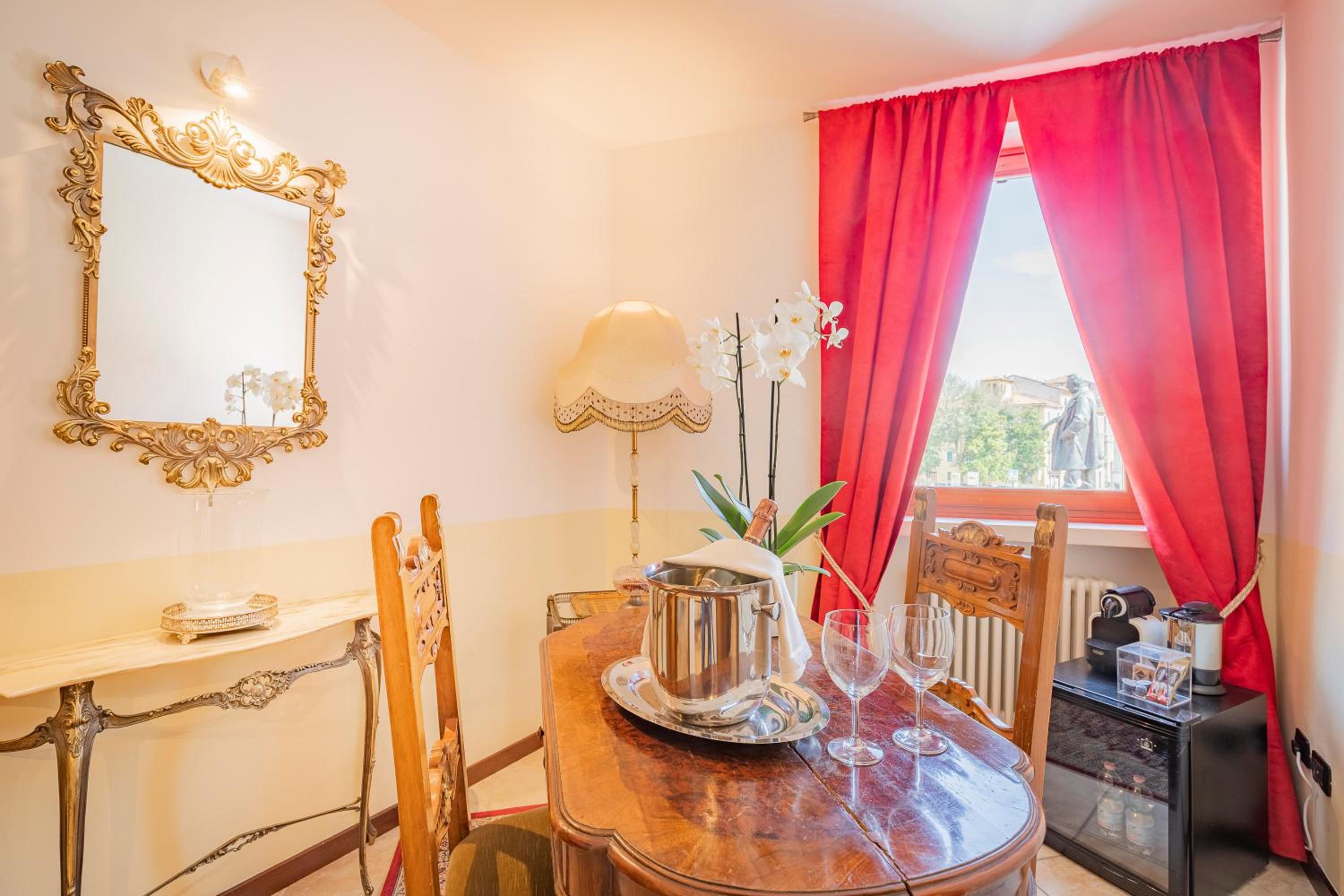 Junior Suite with Castle View - Photo 15