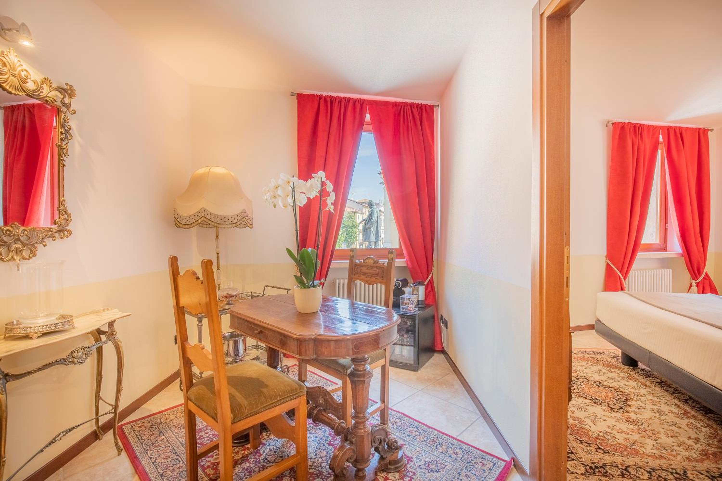Junior Suite with Castle View - Photo 4