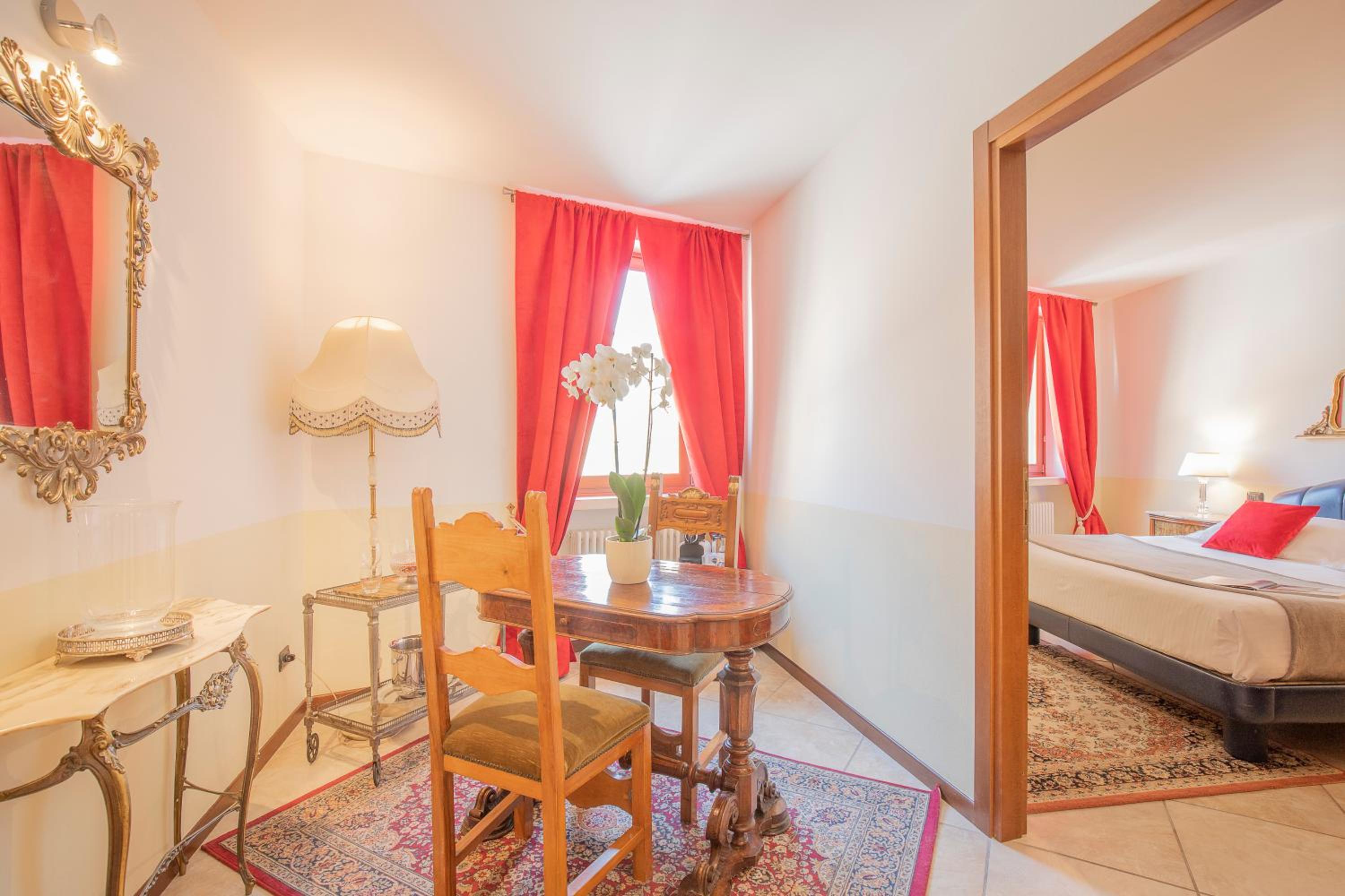 Junior Suite with Castle View - Photo 16