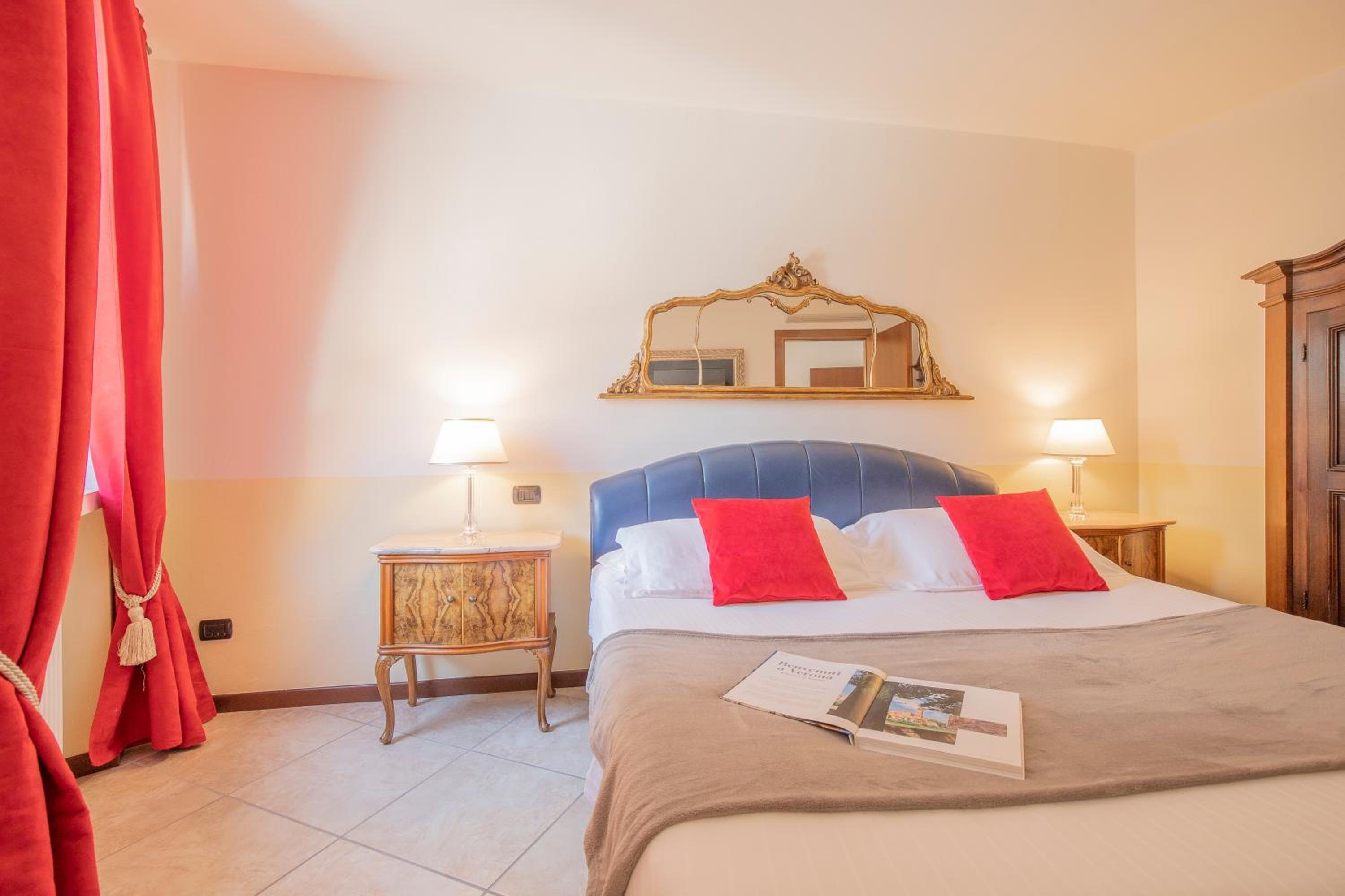 Junior Suite with Castle View - Photo 5