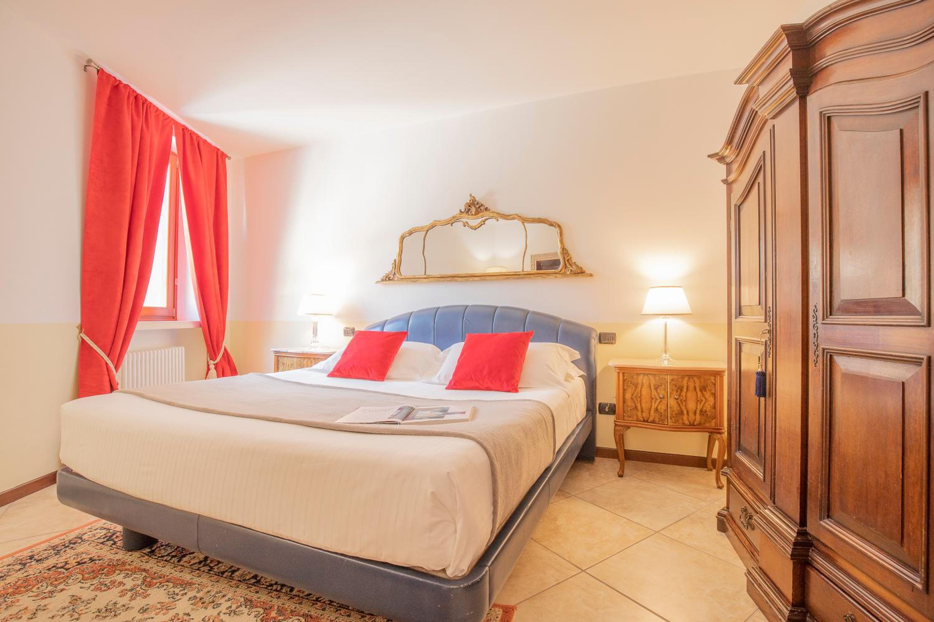 Junior Suite with Castle View - Photo 10