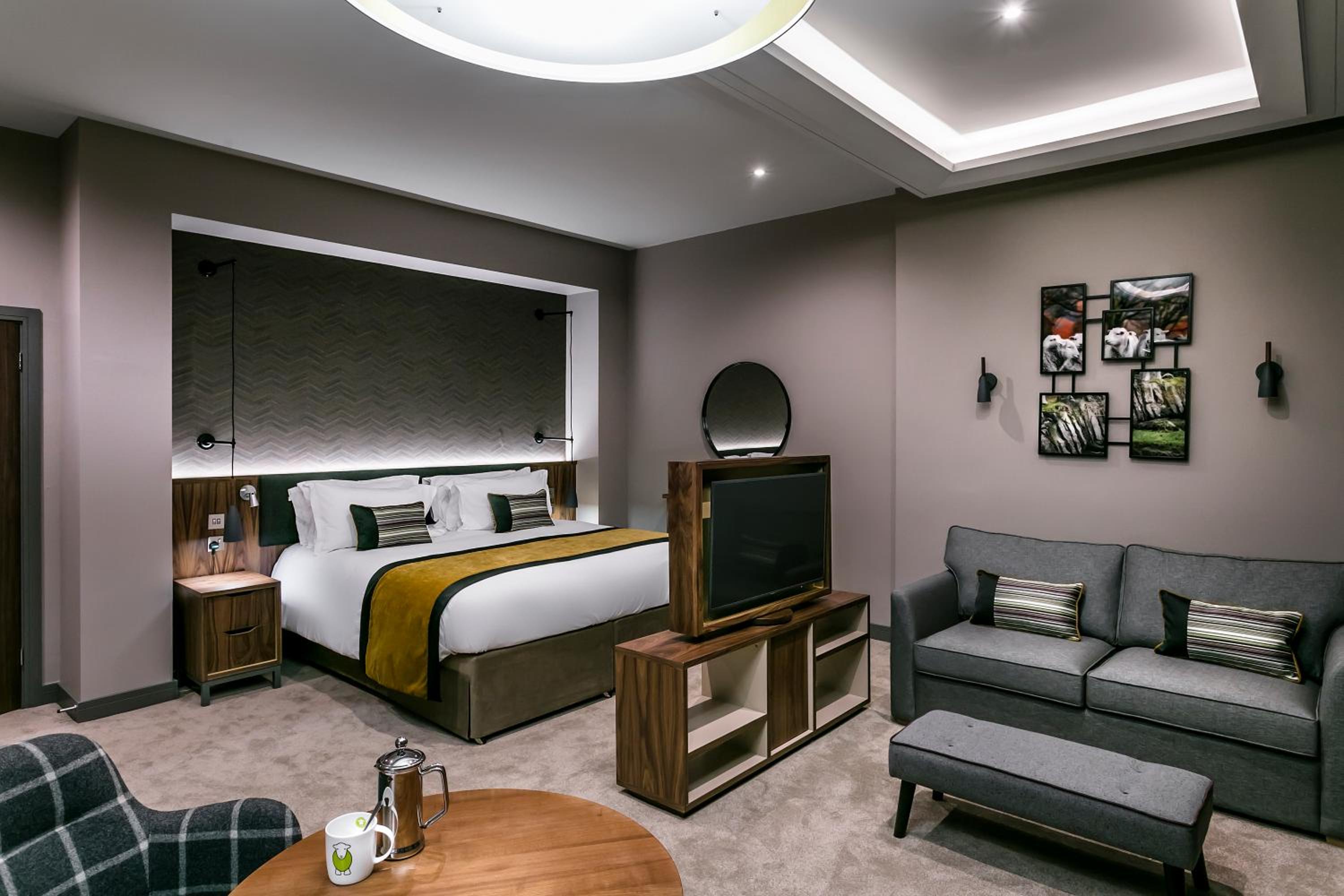 King Suite with Garden View photo 3