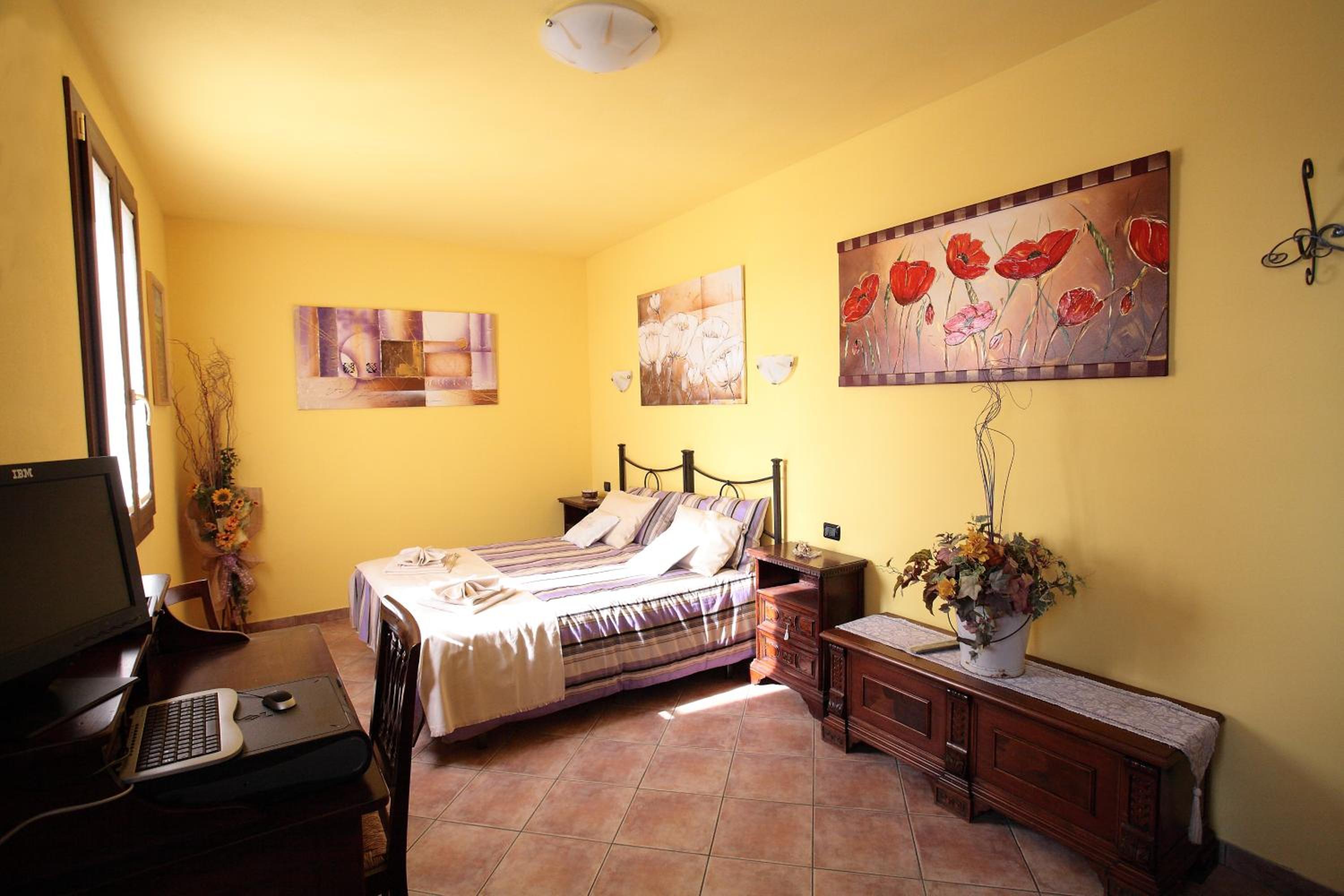 Double or Twin Room photo 3