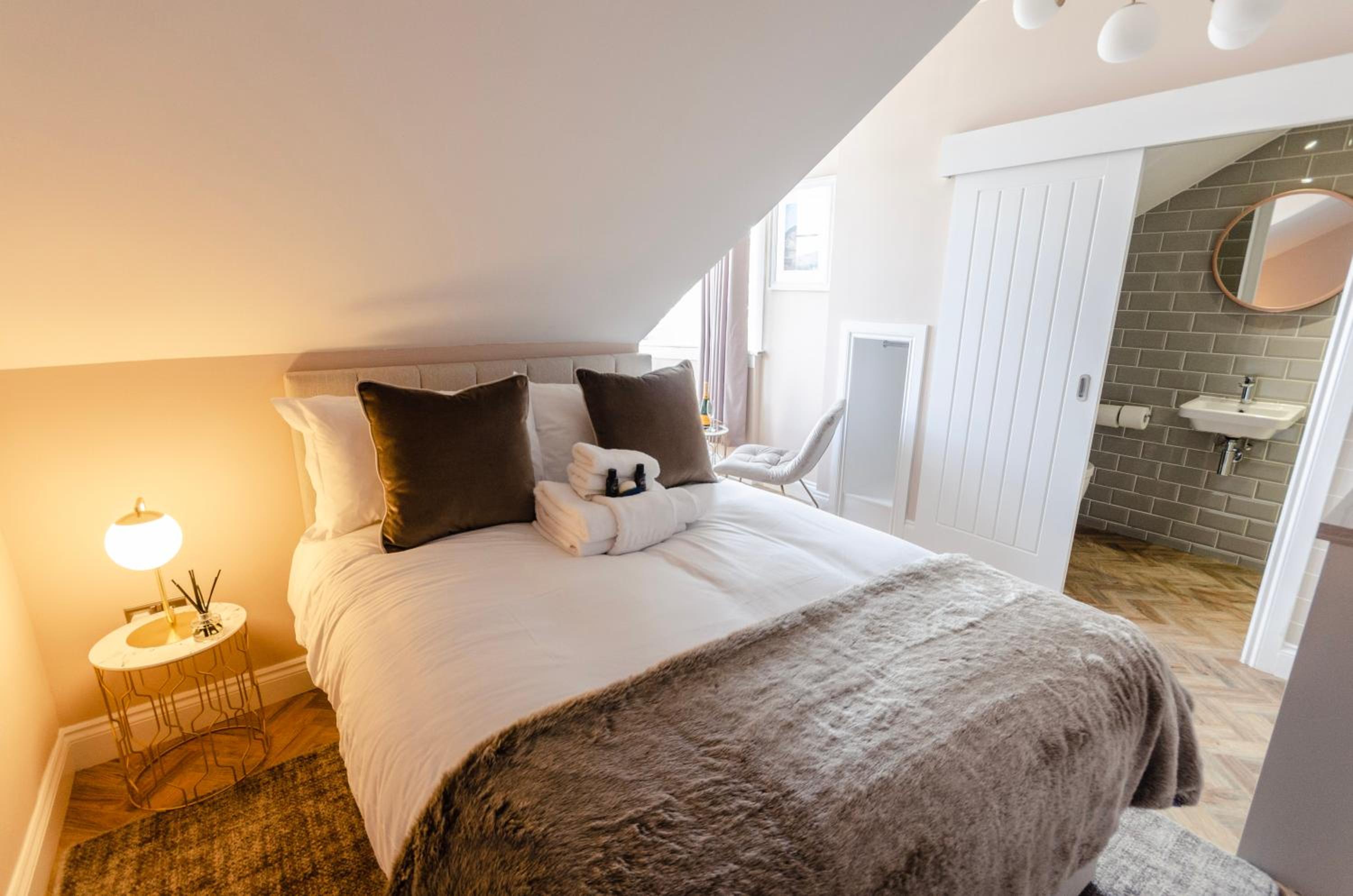 Small Double Room photo 2