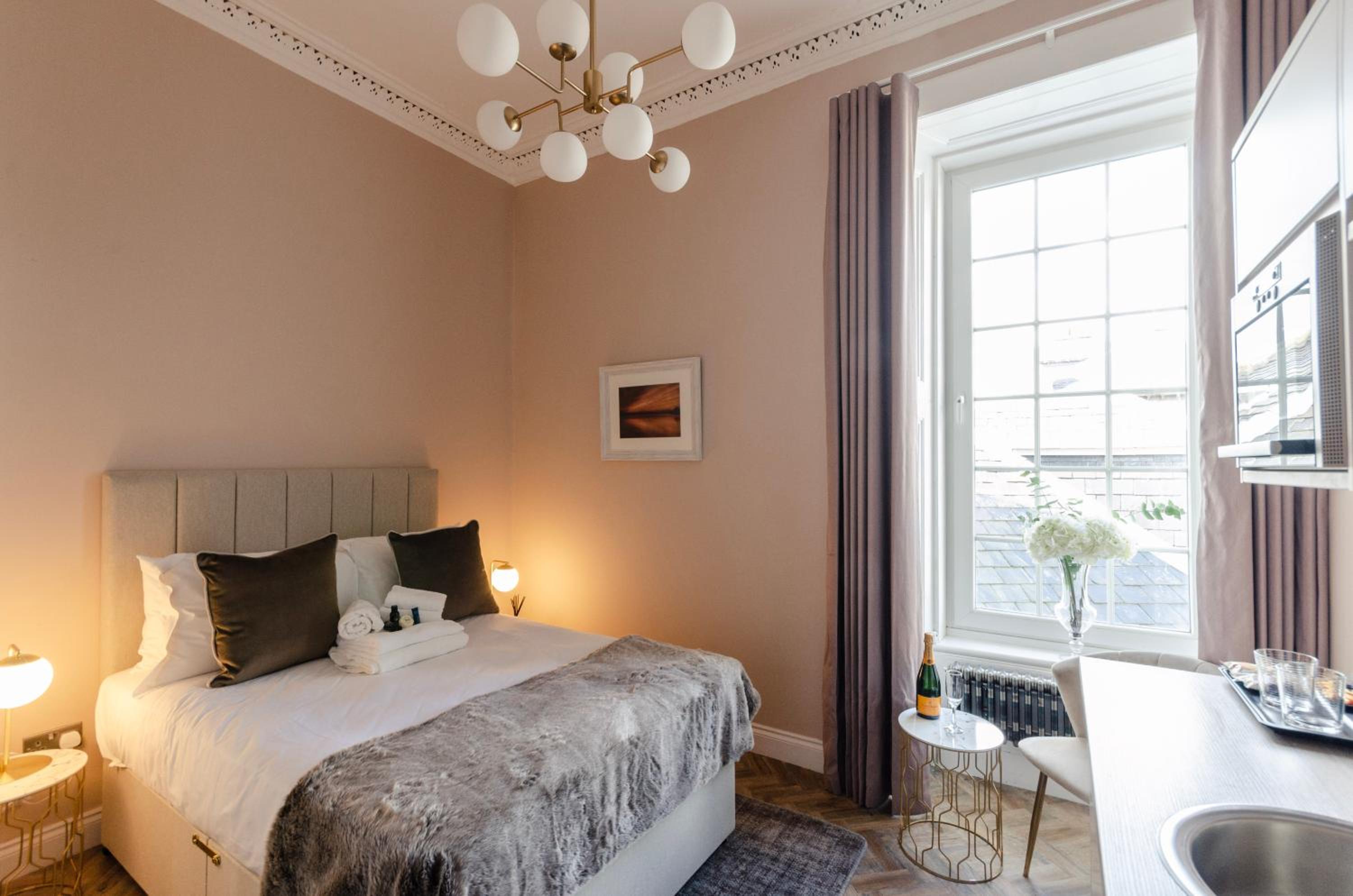 Small Double Room photo 1