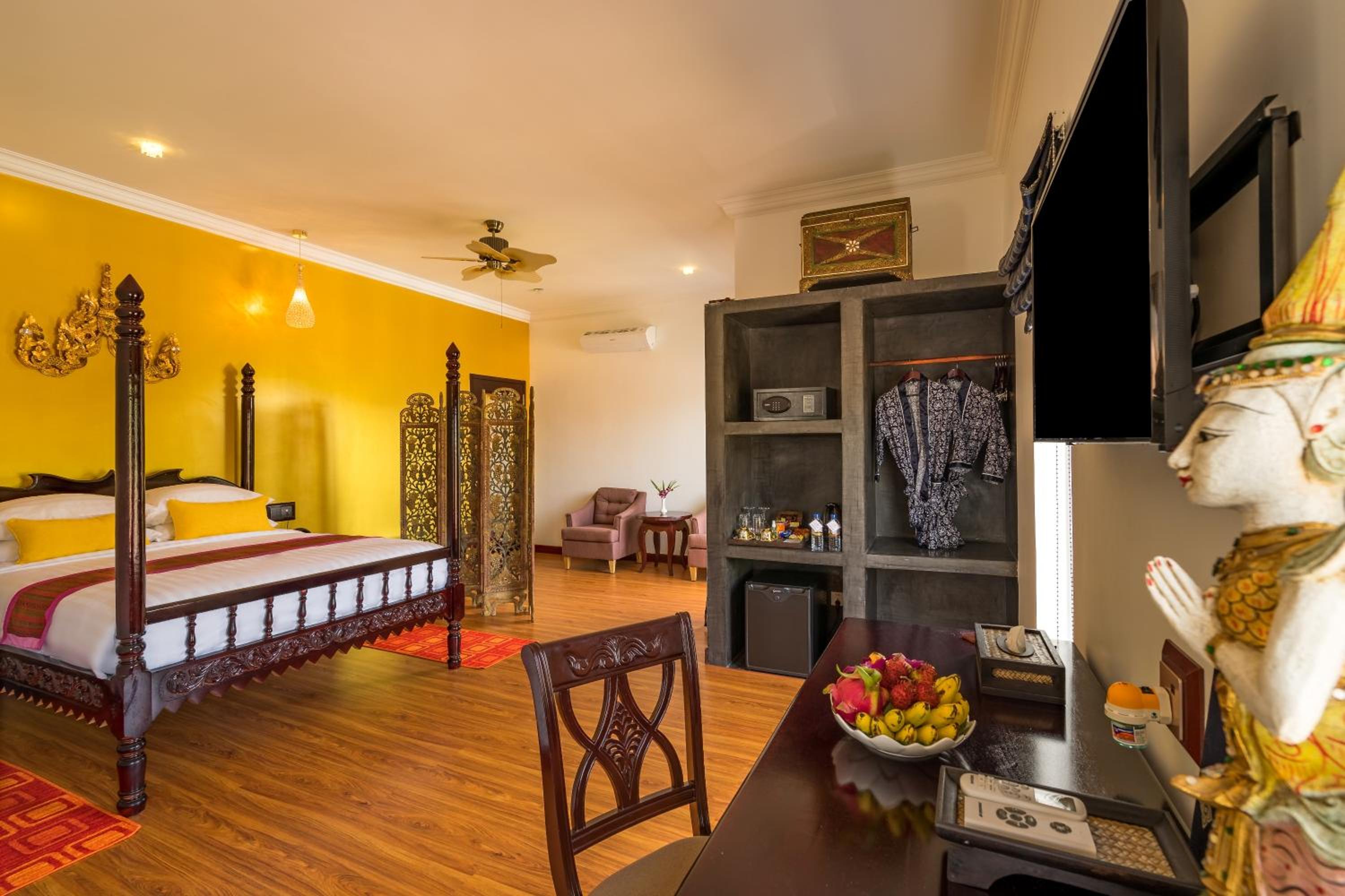 Deluxe Queen Room