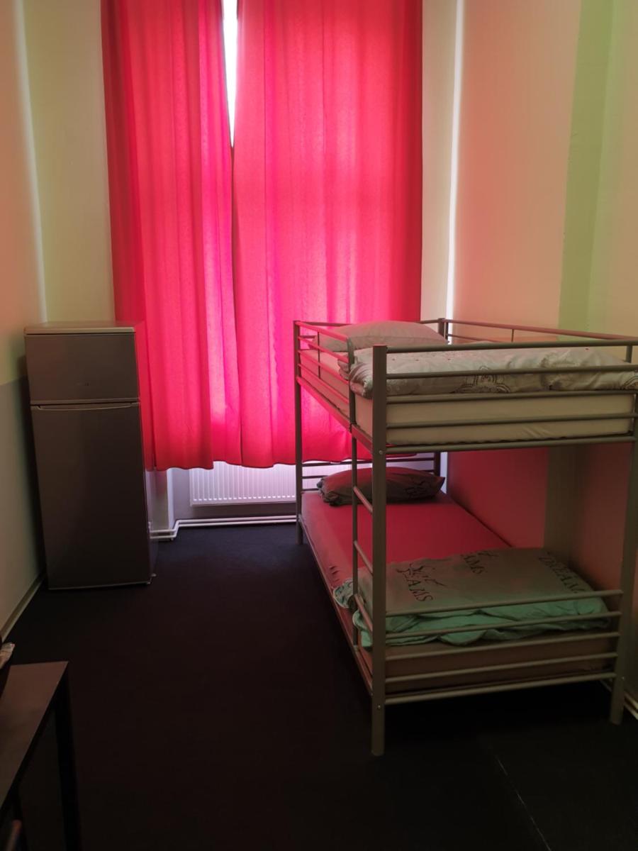 Budget Twin Room photo 3