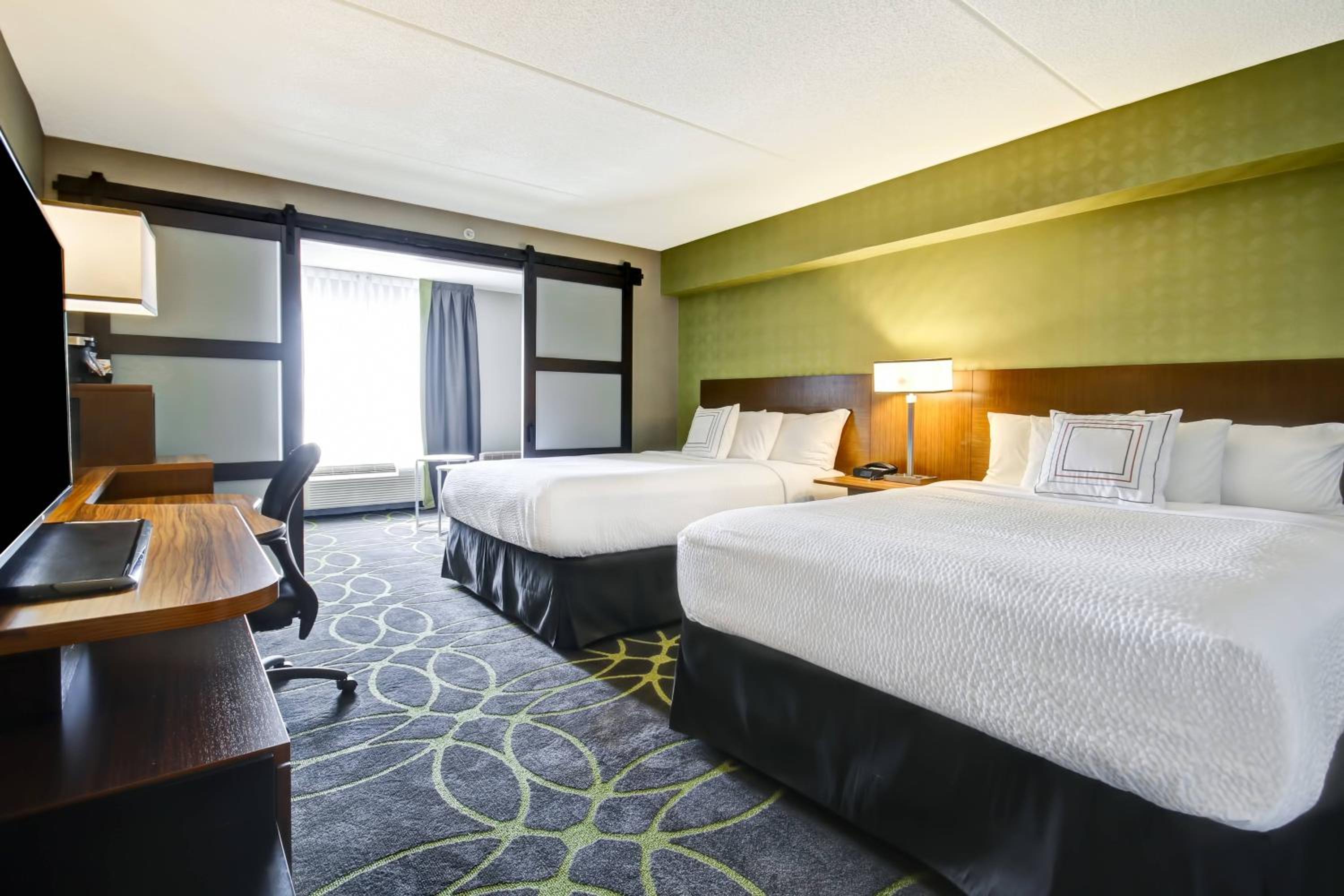 One-Bedroom Queen Suite with Two Queen Beds and Sofa Bed