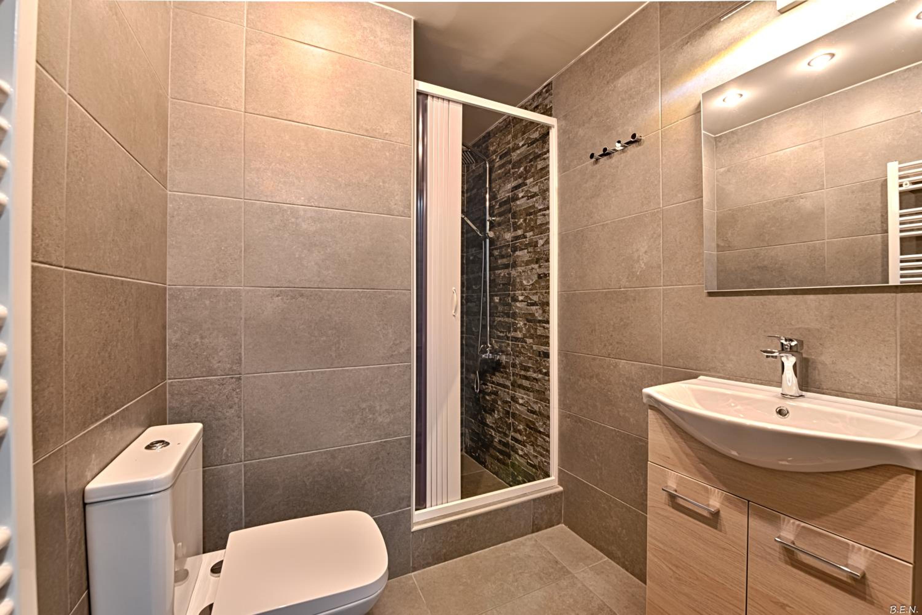 One-Bedroom Apartment - Photo 15