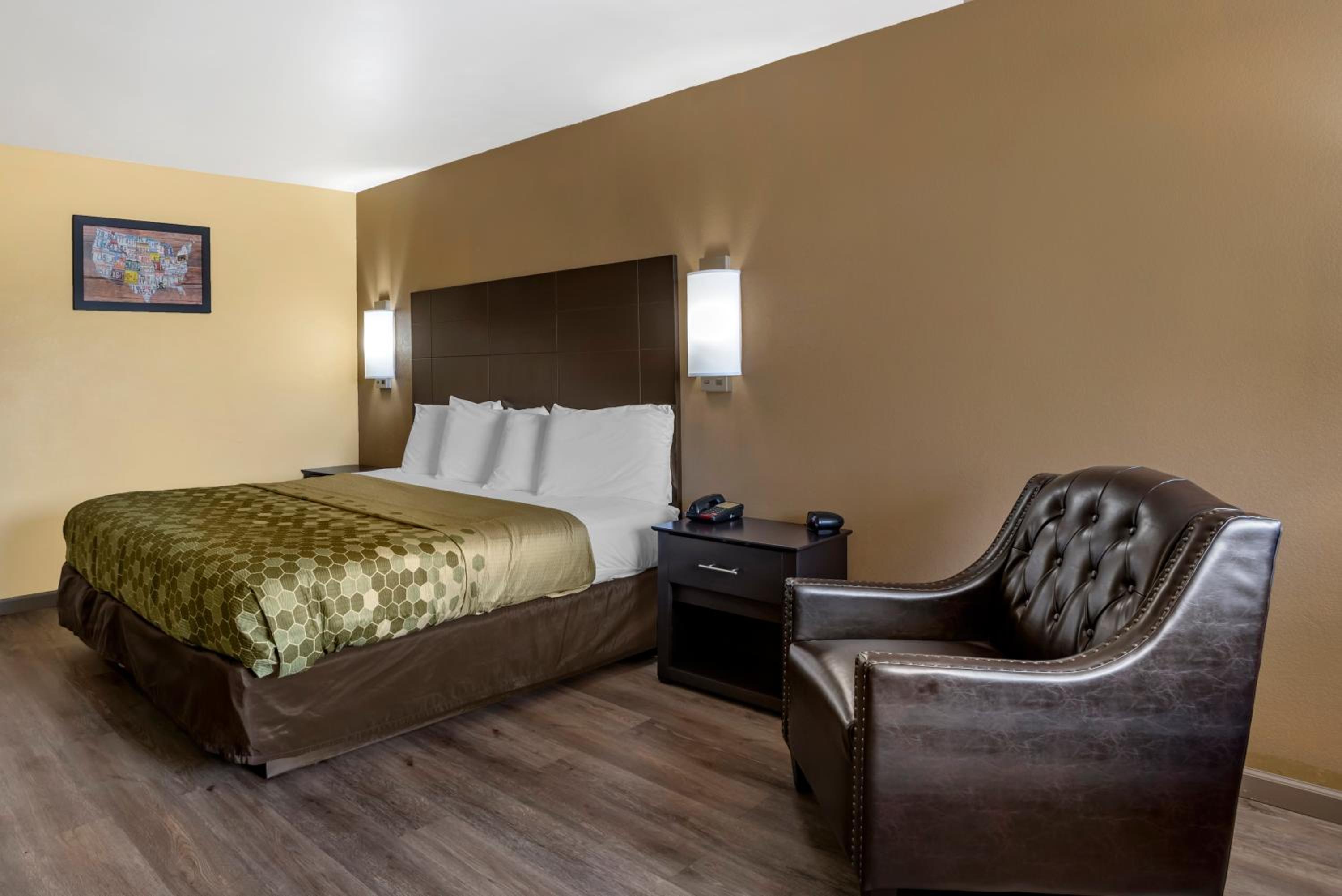 King Room - Non-Smoking - Photo 11