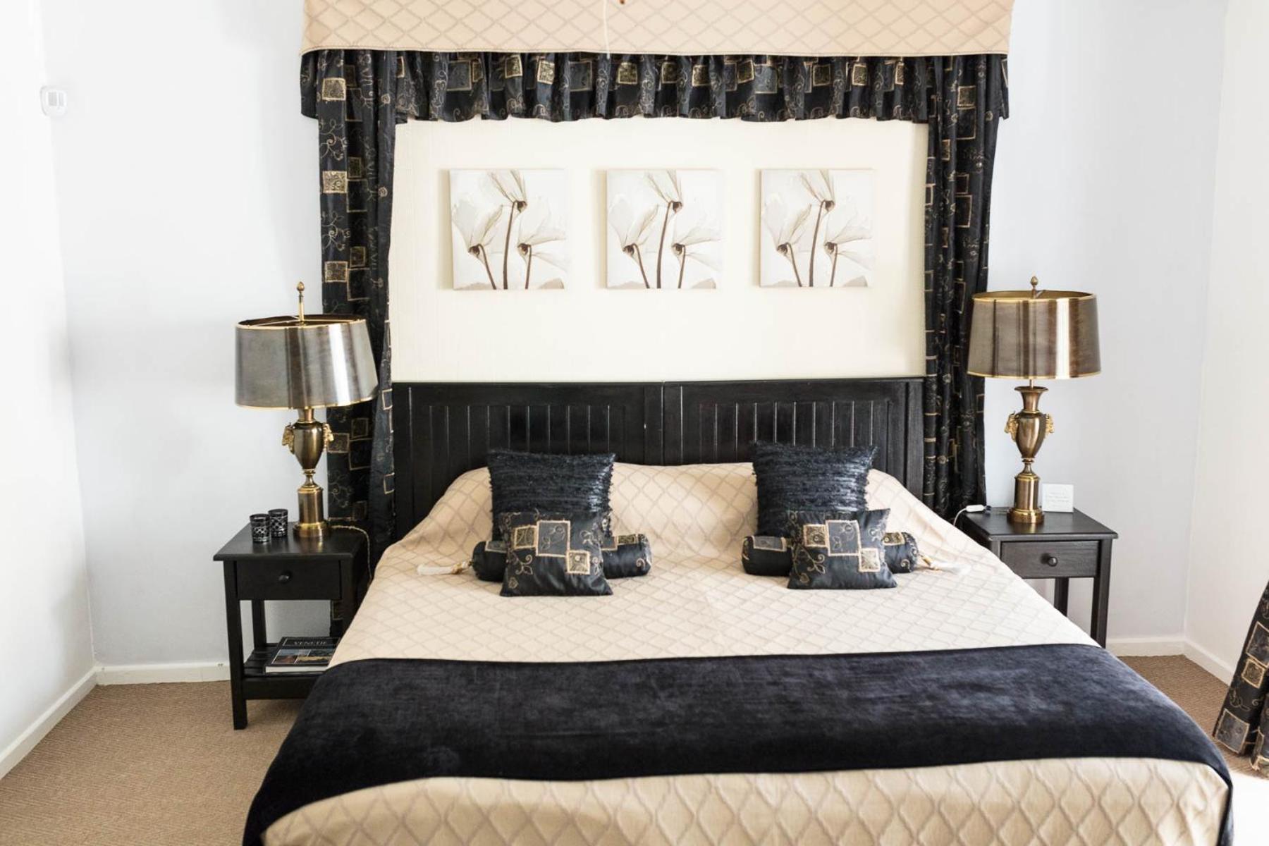 Standard Double Room - Photo 3