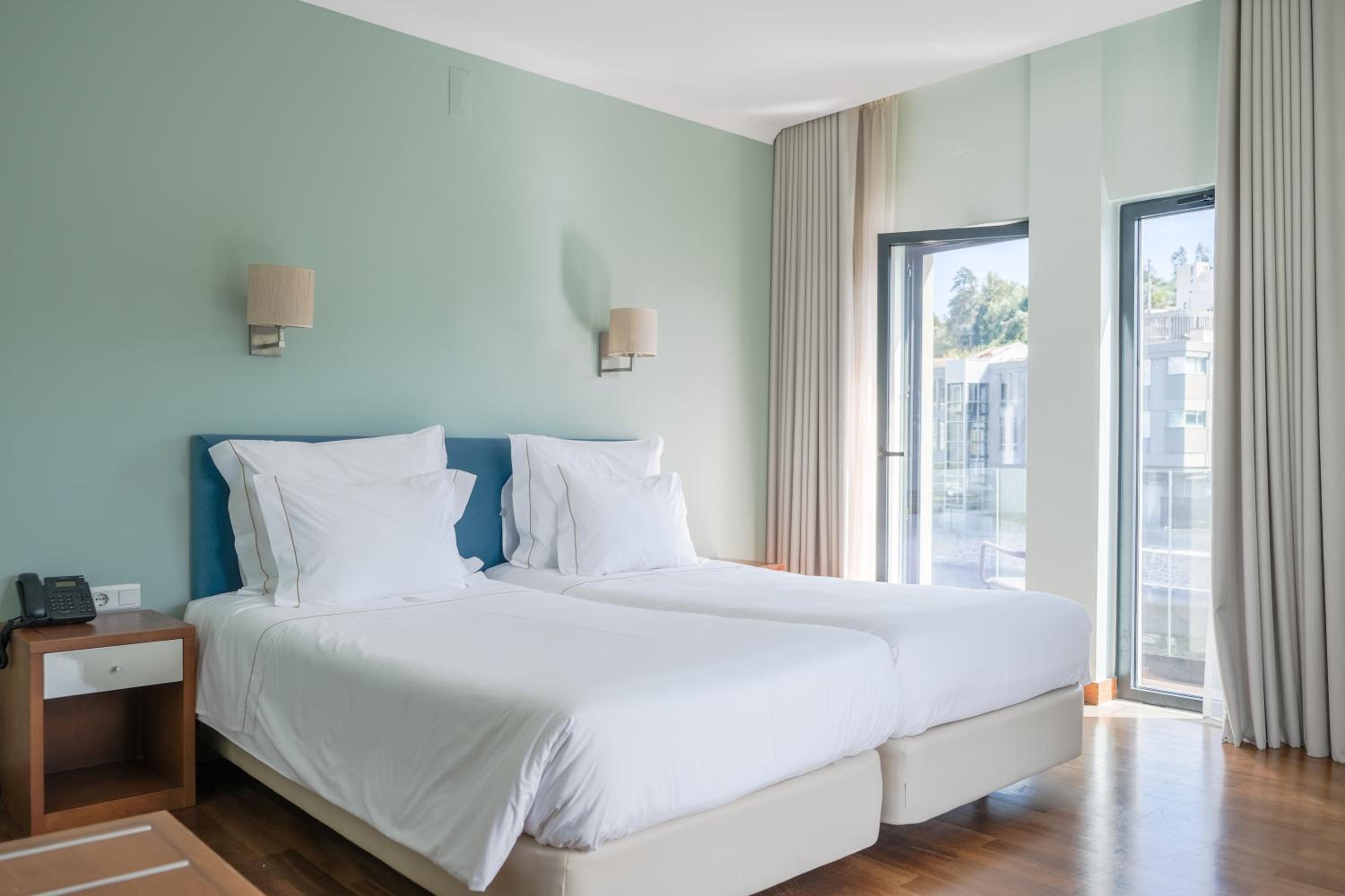 Double or Twin Room with River View - Photo 1