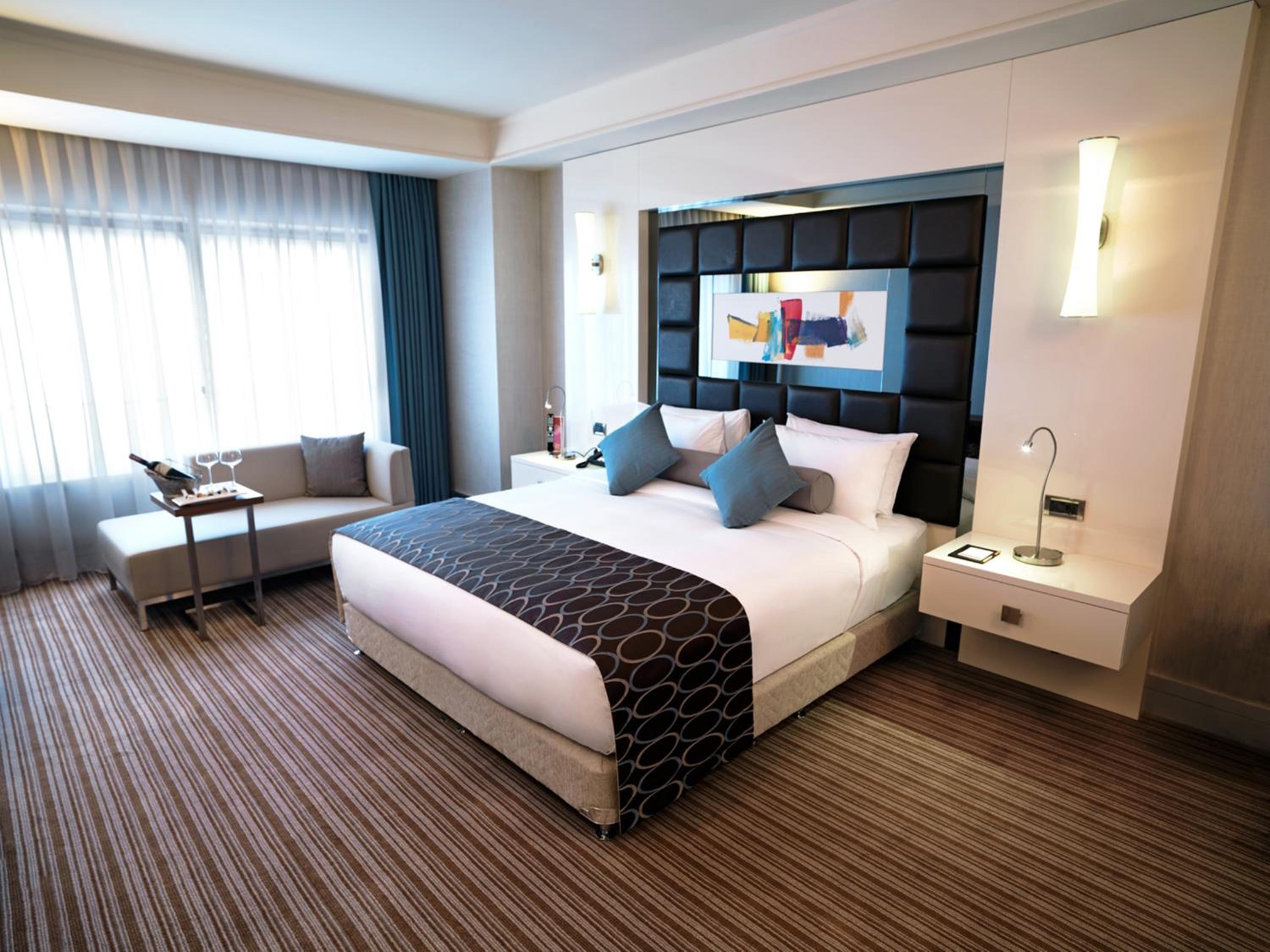 Executive King Suite - Non-Smoking photo 3