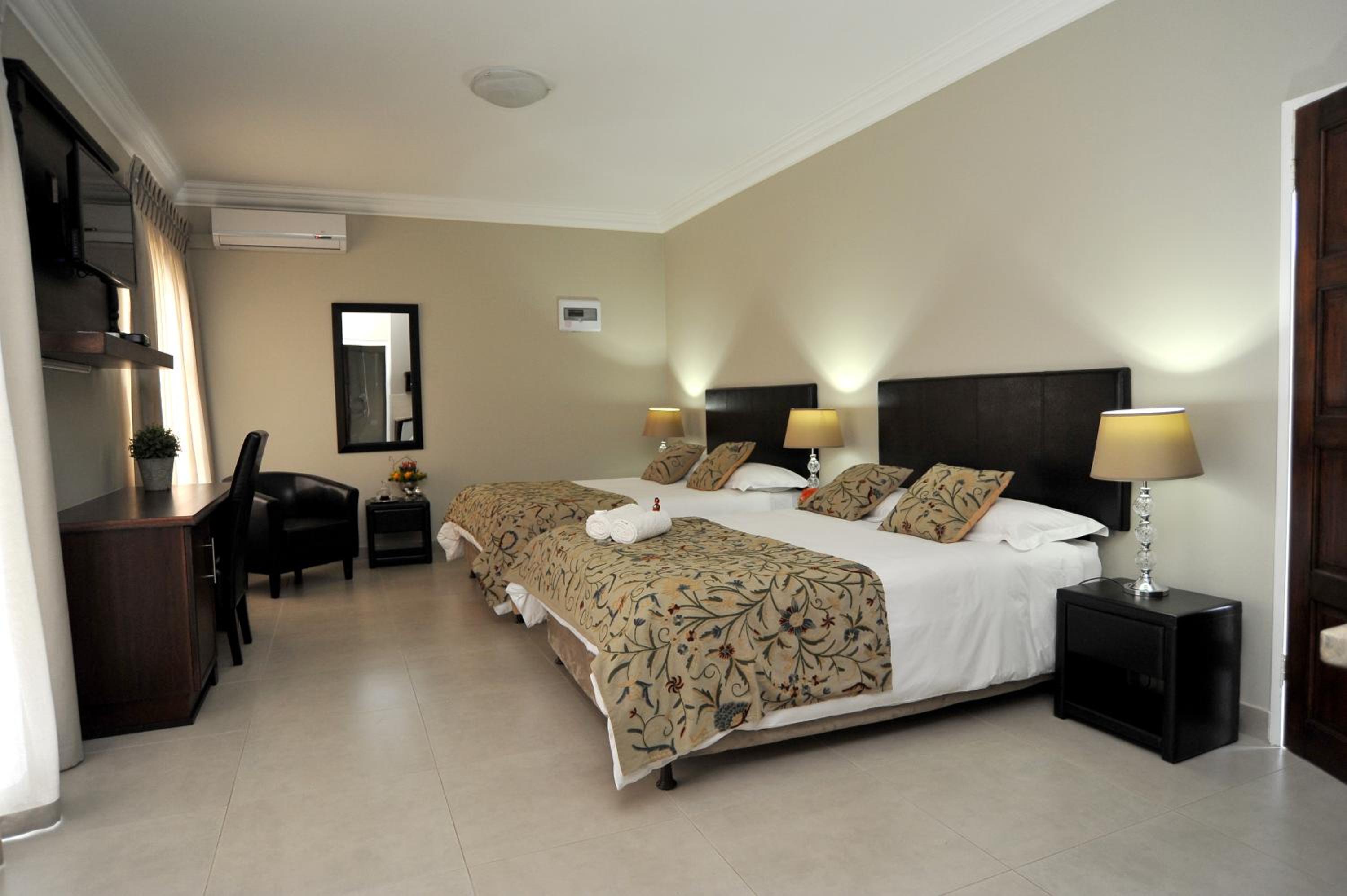 Deluxe Quadruple Room photo 3