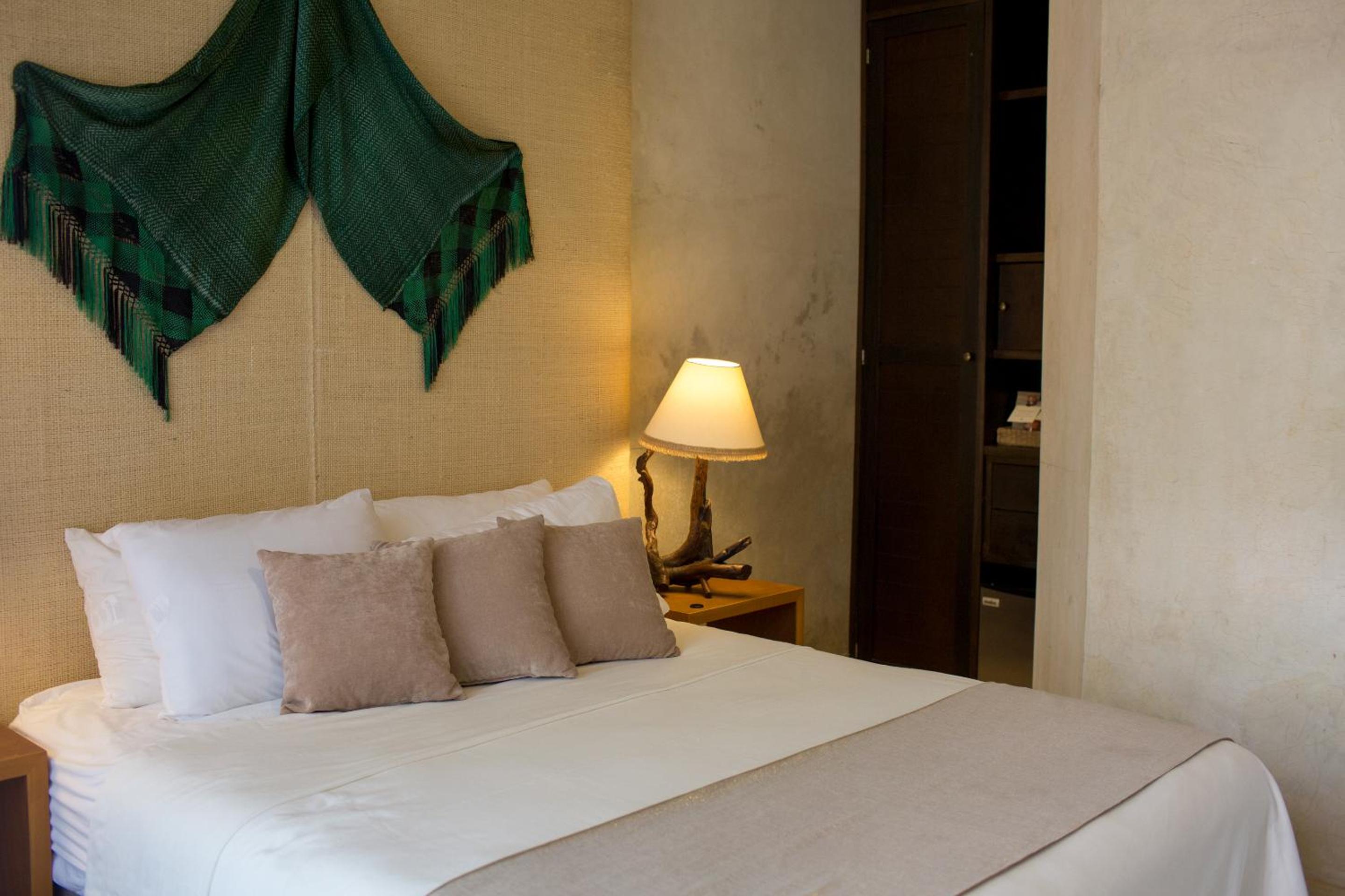 Deluxe Queen Room photo 2