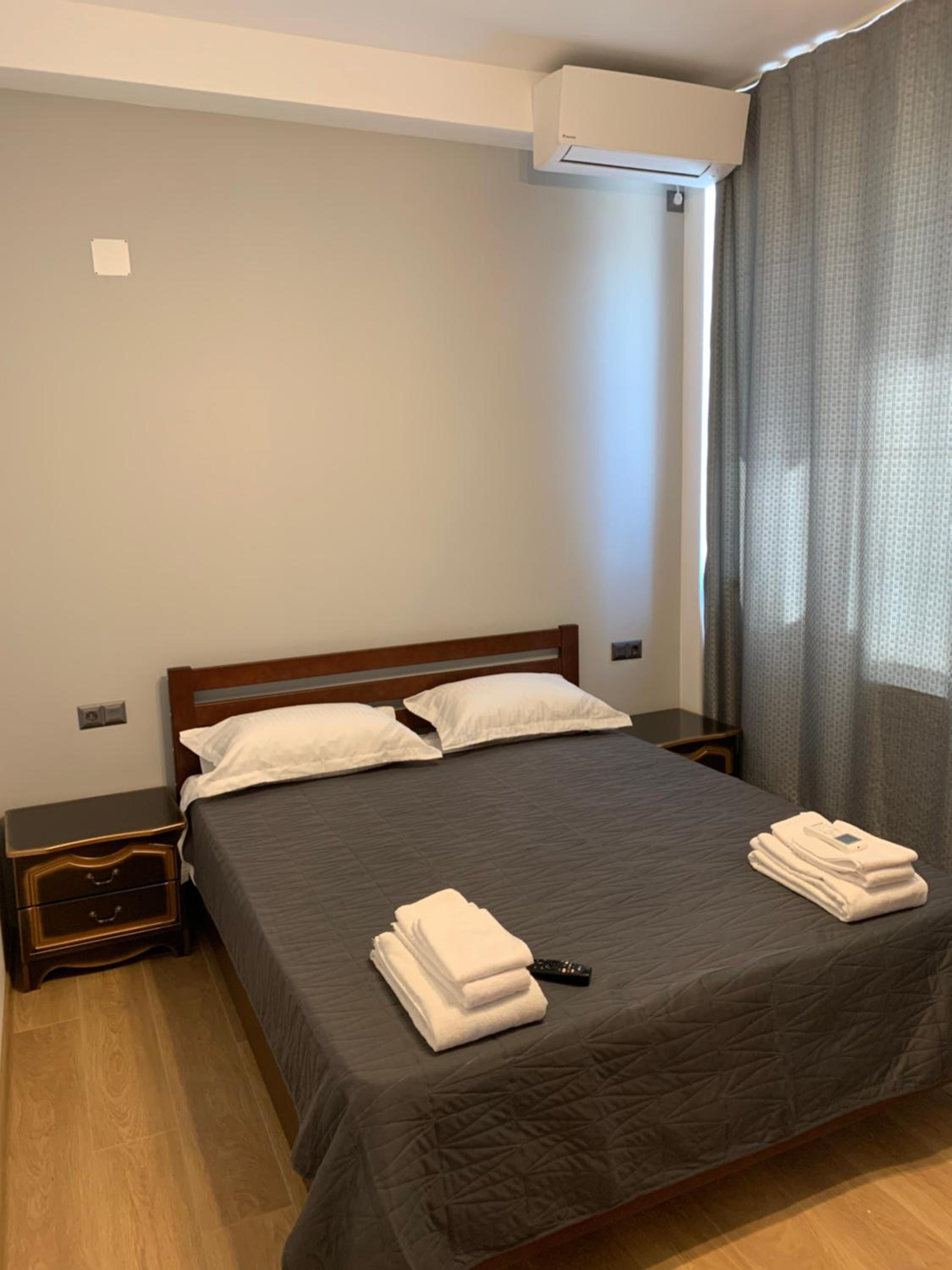 Deluxe King Room - Photo 10