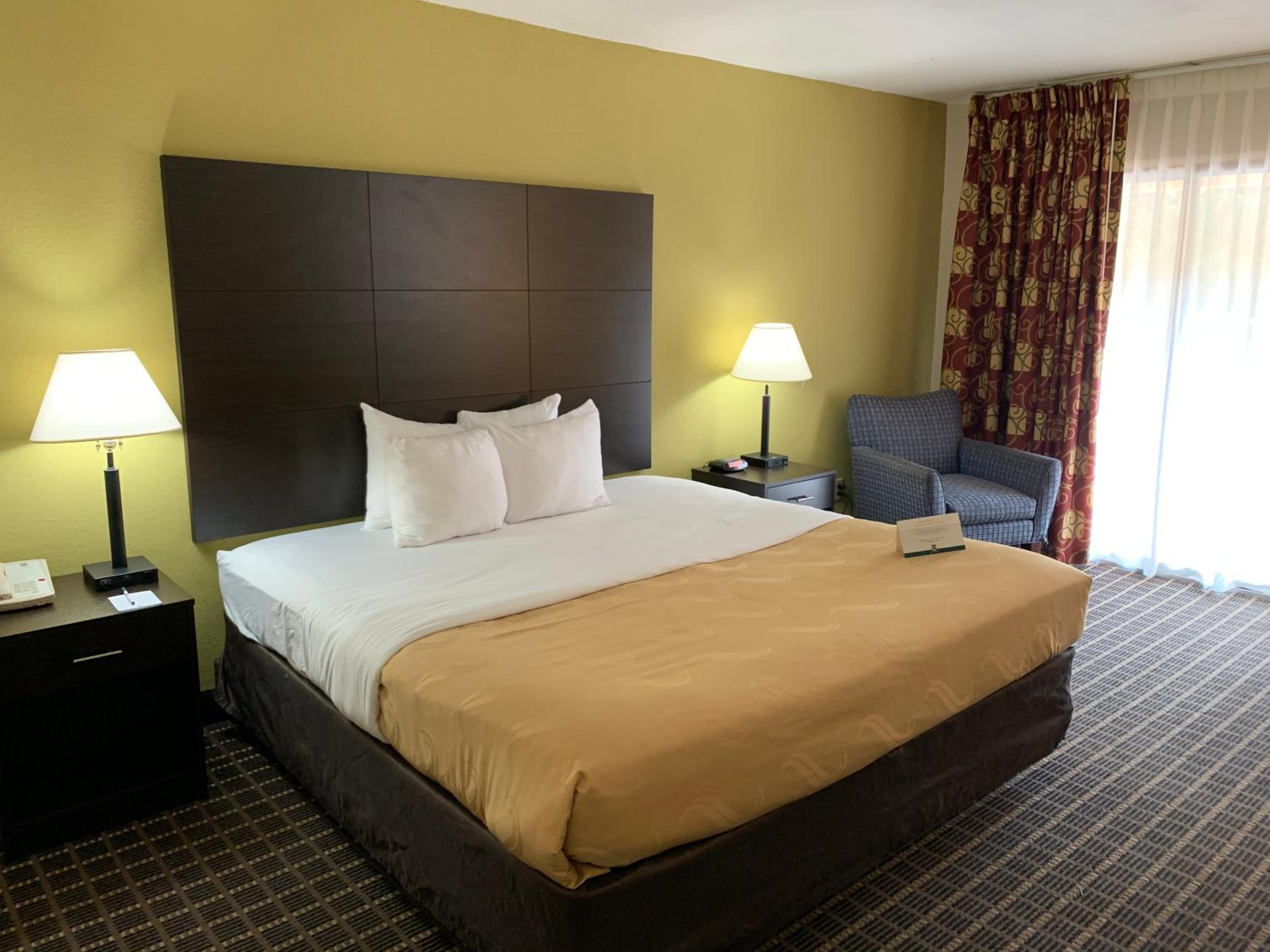 King Room - Disability Access/Non-Smoking - Photo 5