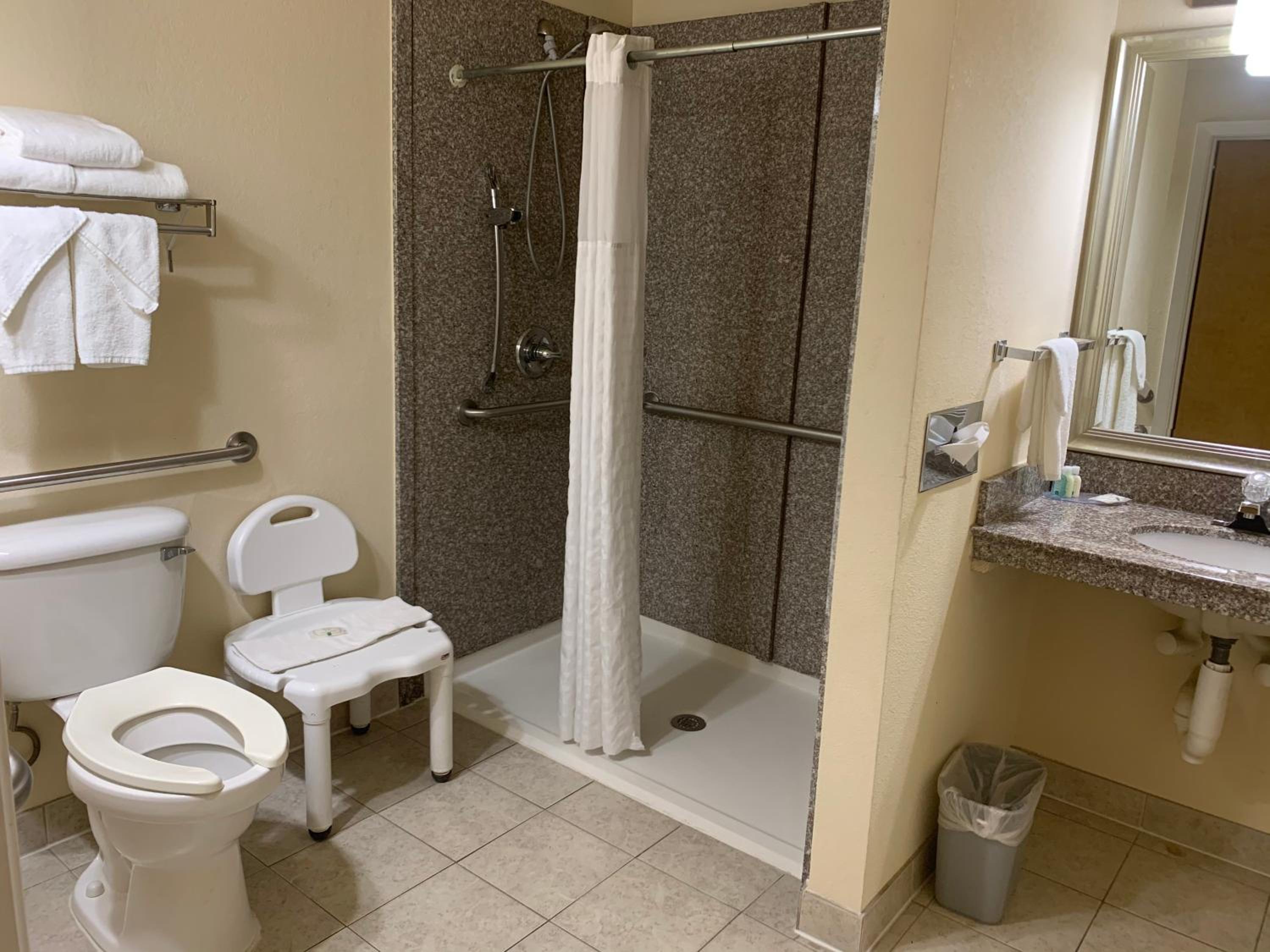 King Room - Disability Access/Non-Smoking - Photo 3