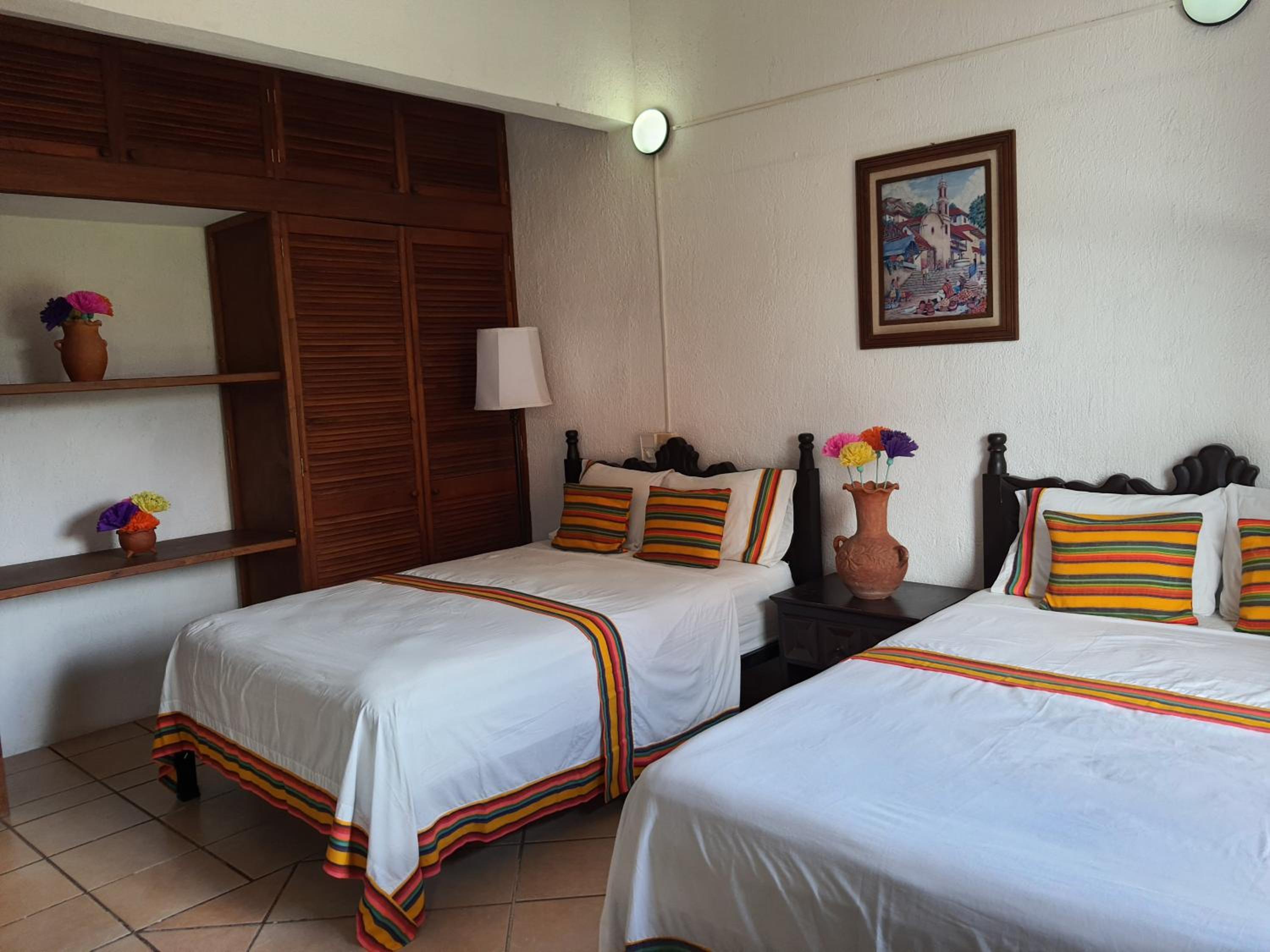 Twin Room - Photo 1
