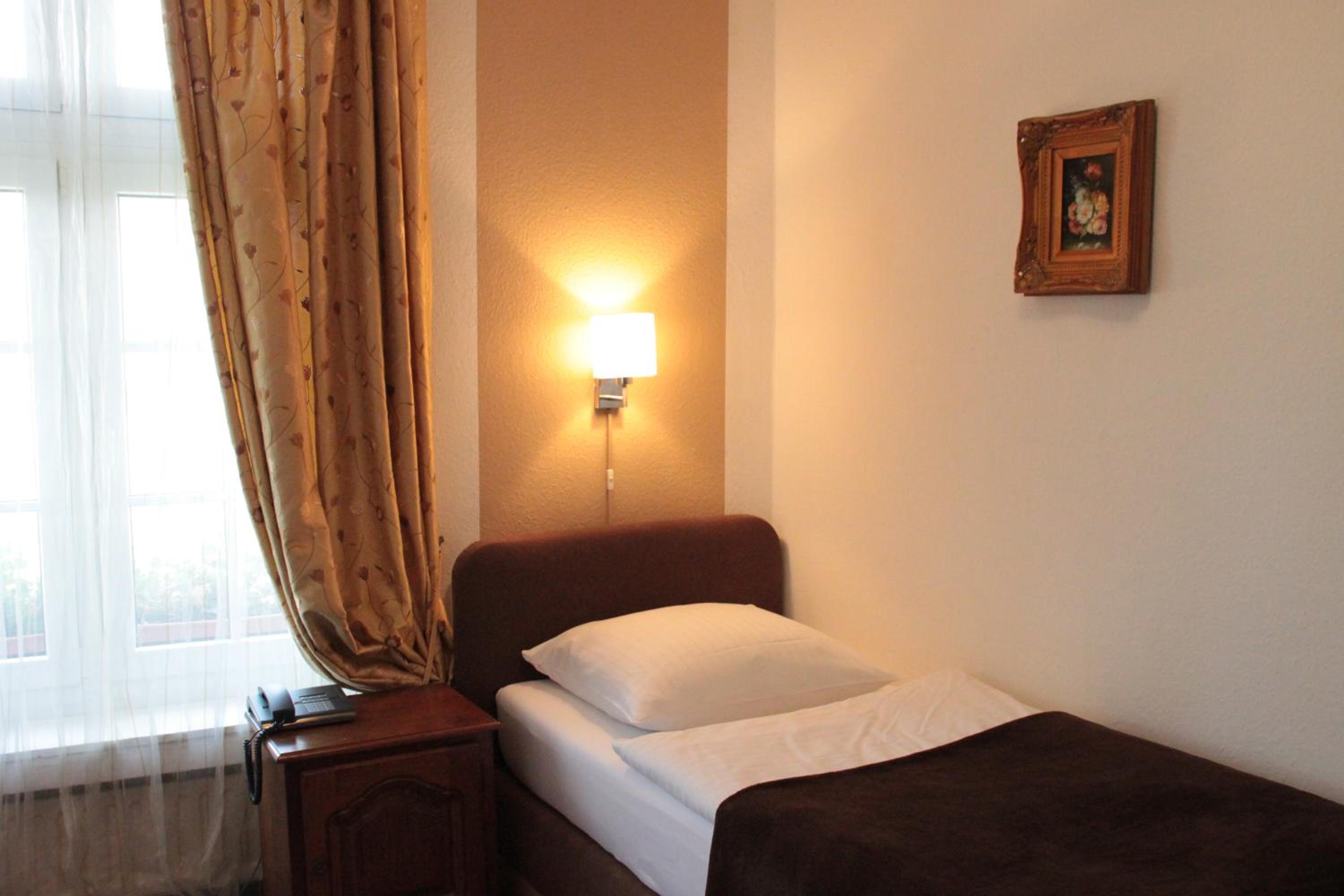 Twin Room with Rhine River View - Photo 8