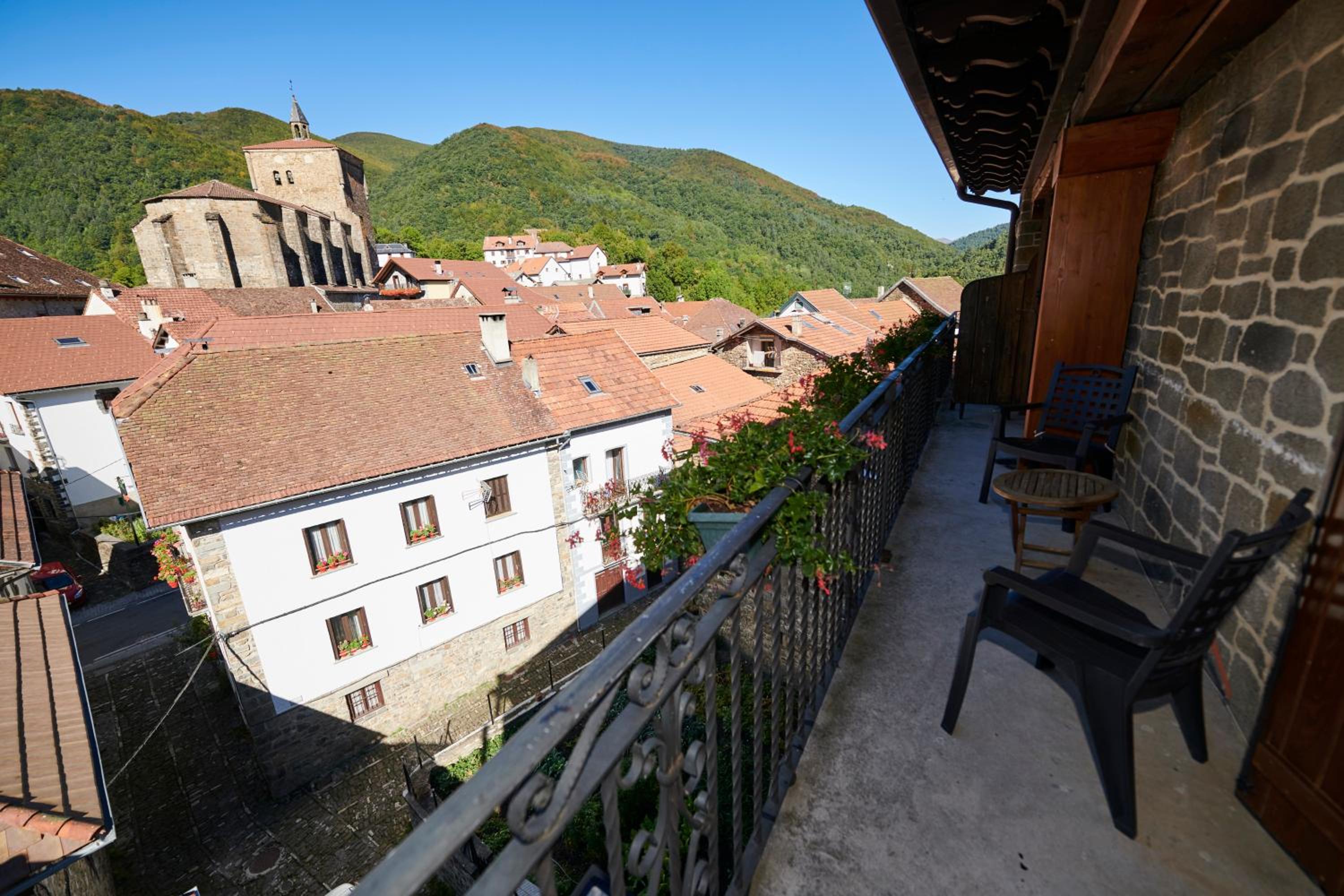 Deluxe Double Room with Balcony photo 3