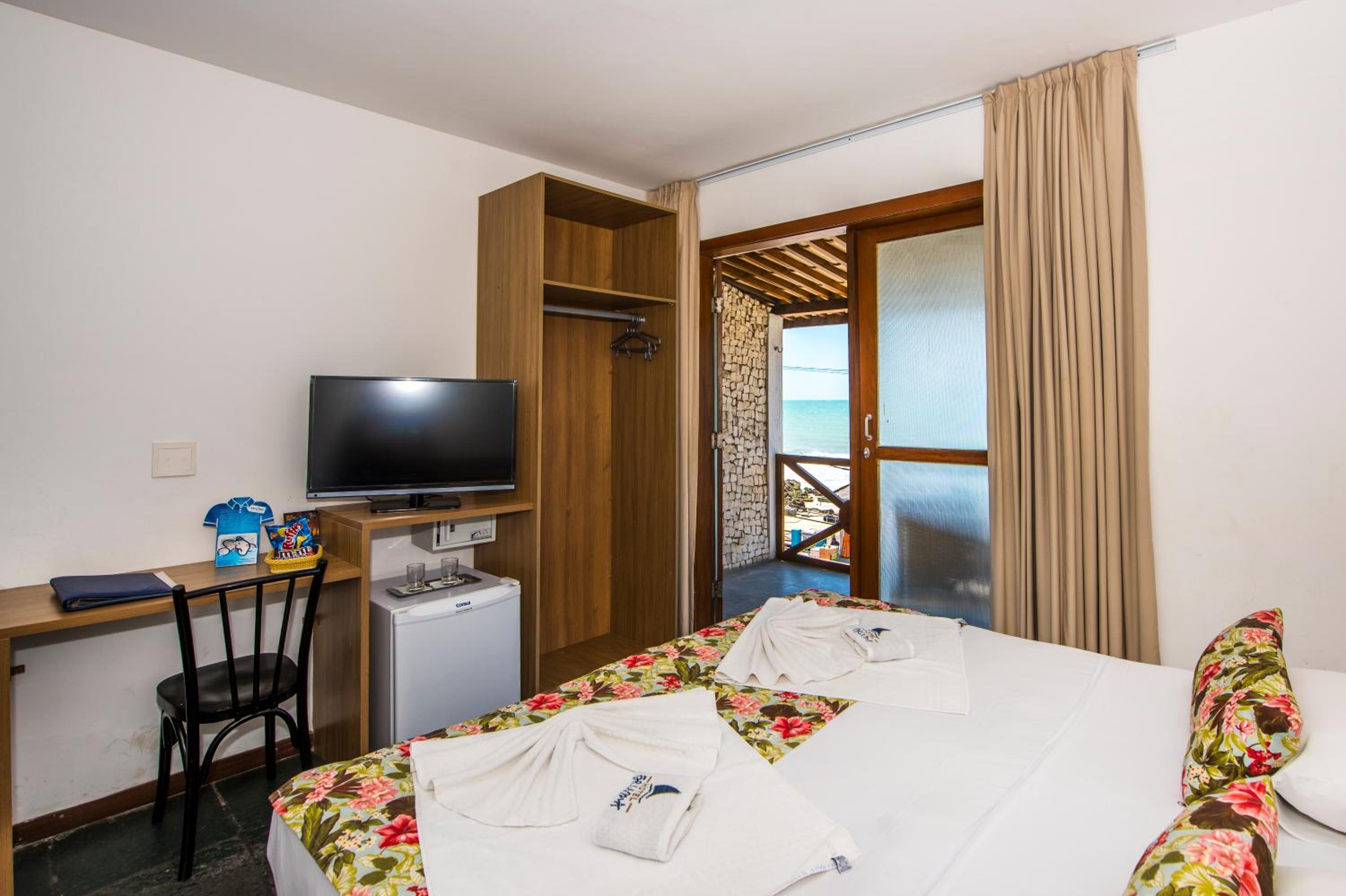 Deluxe Double or Twin Room with Sea View photo 3