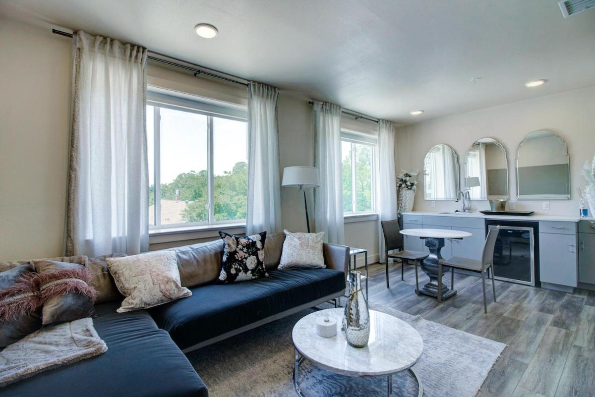 Deluxe Suite photo 1