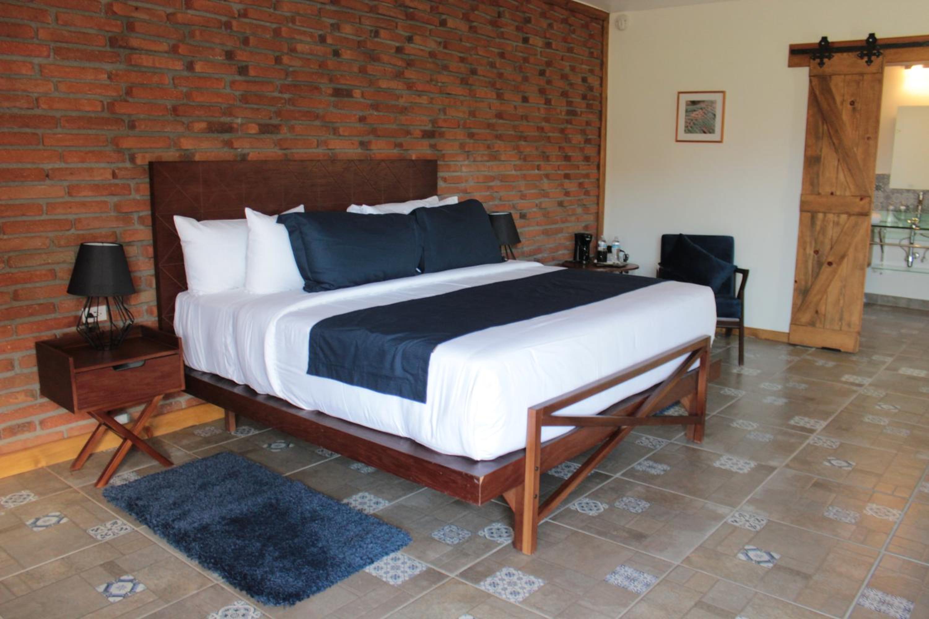Deluxe King Room photo 2