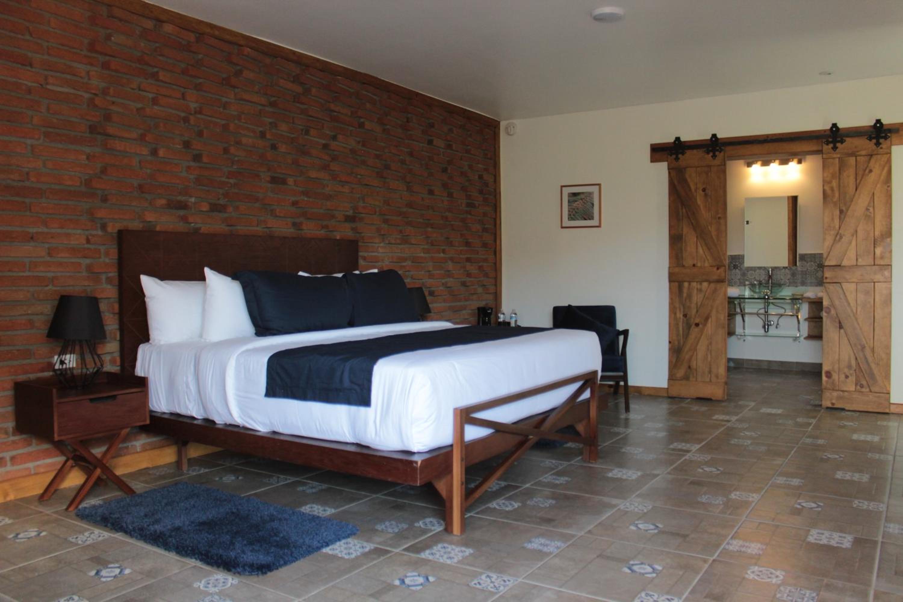 Deluxe King Room photo 1