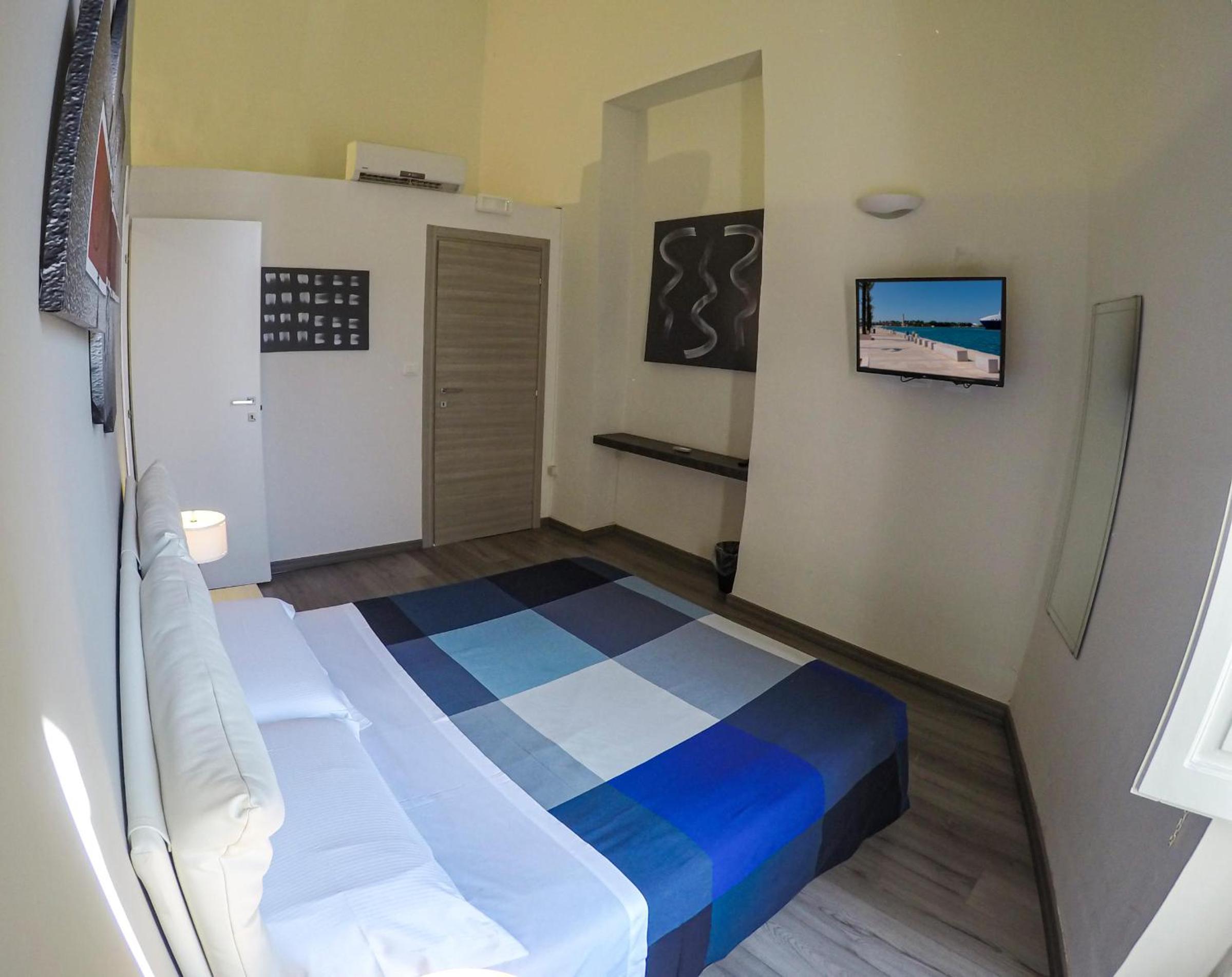 Superior Double Room - Photo 9