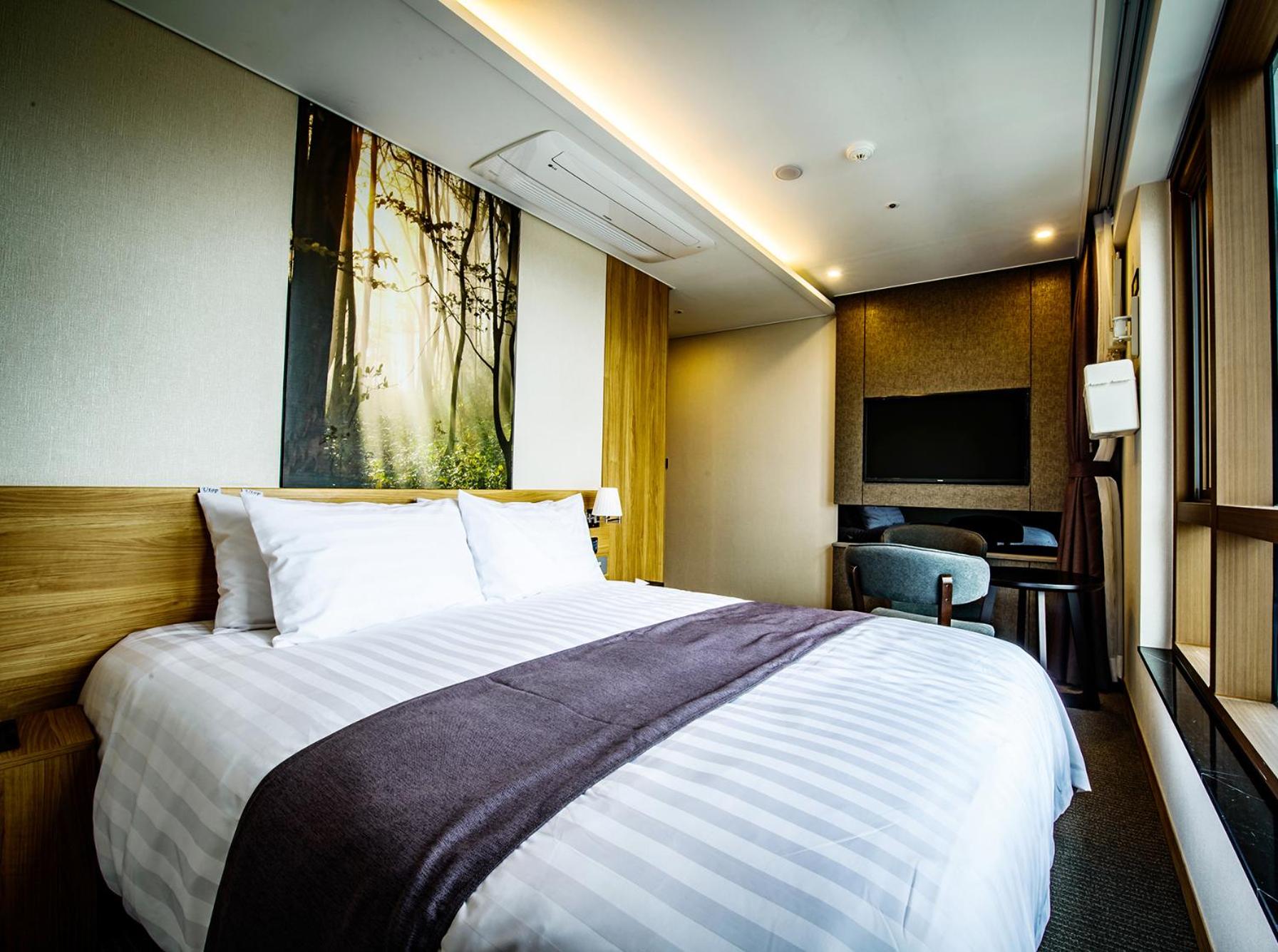 [Free Breakfast for 1 + Craft Beer 2 glasses] Standard Double Room with City View